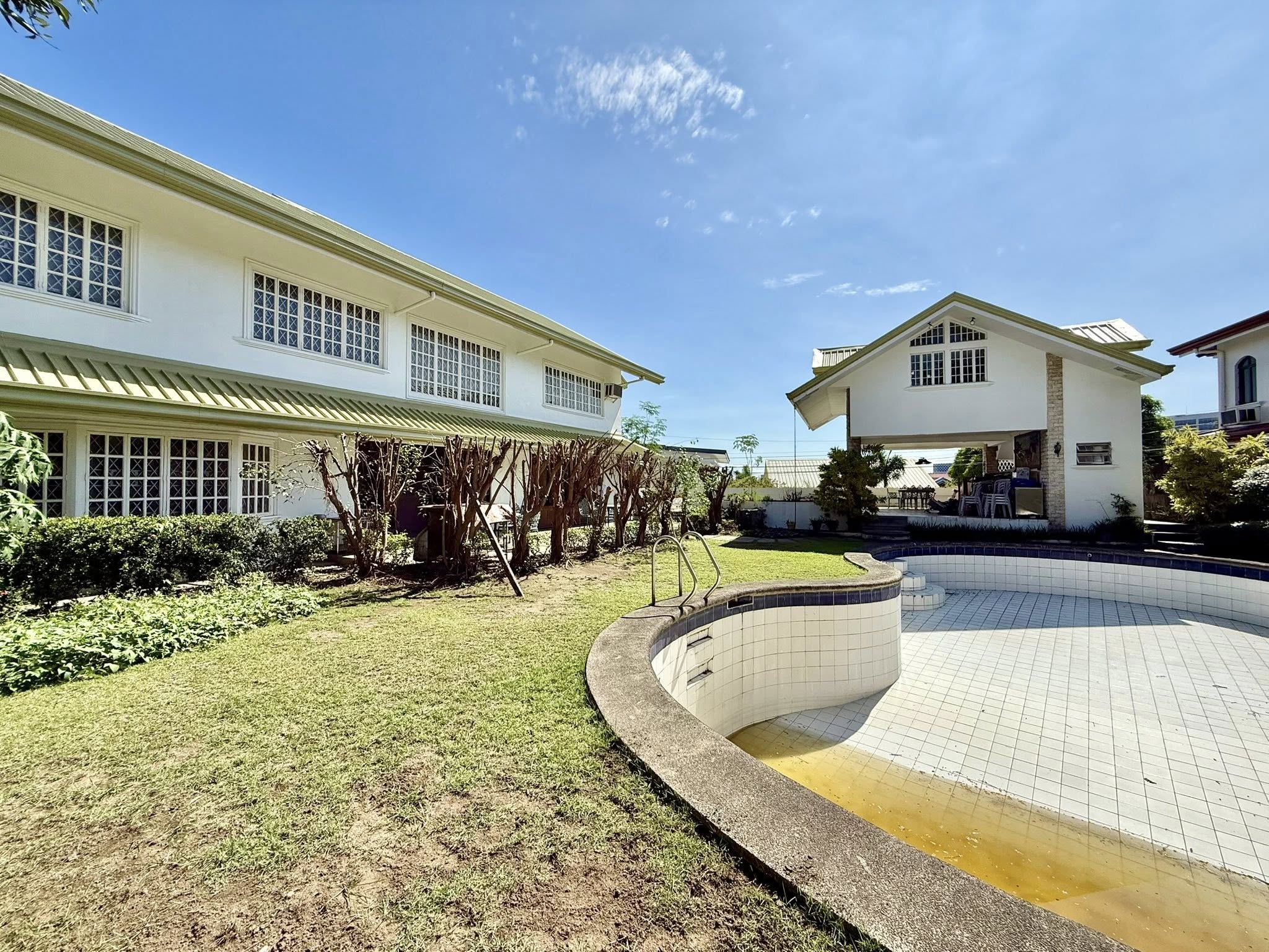 Notable4-BedroomHouseandLotforSaleinAlabang400,Muntinlupa-6.jpg
