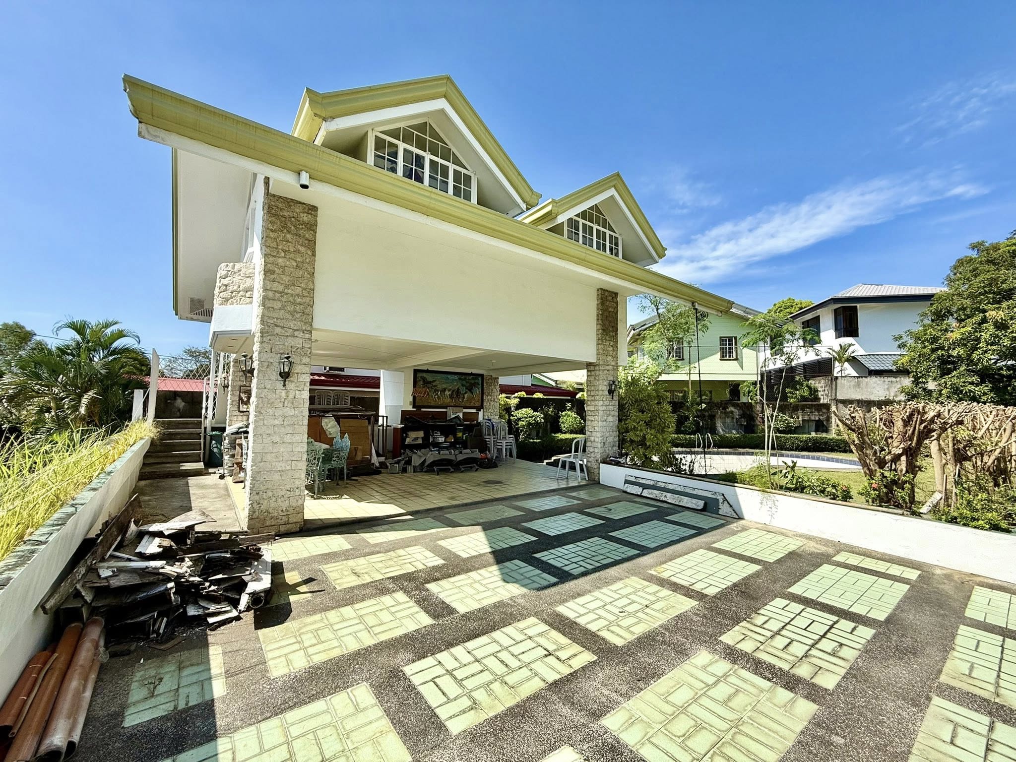 Notable4-BedroomHouseandLotforSaleinAlabang400,Muntinlupa-5.jpg