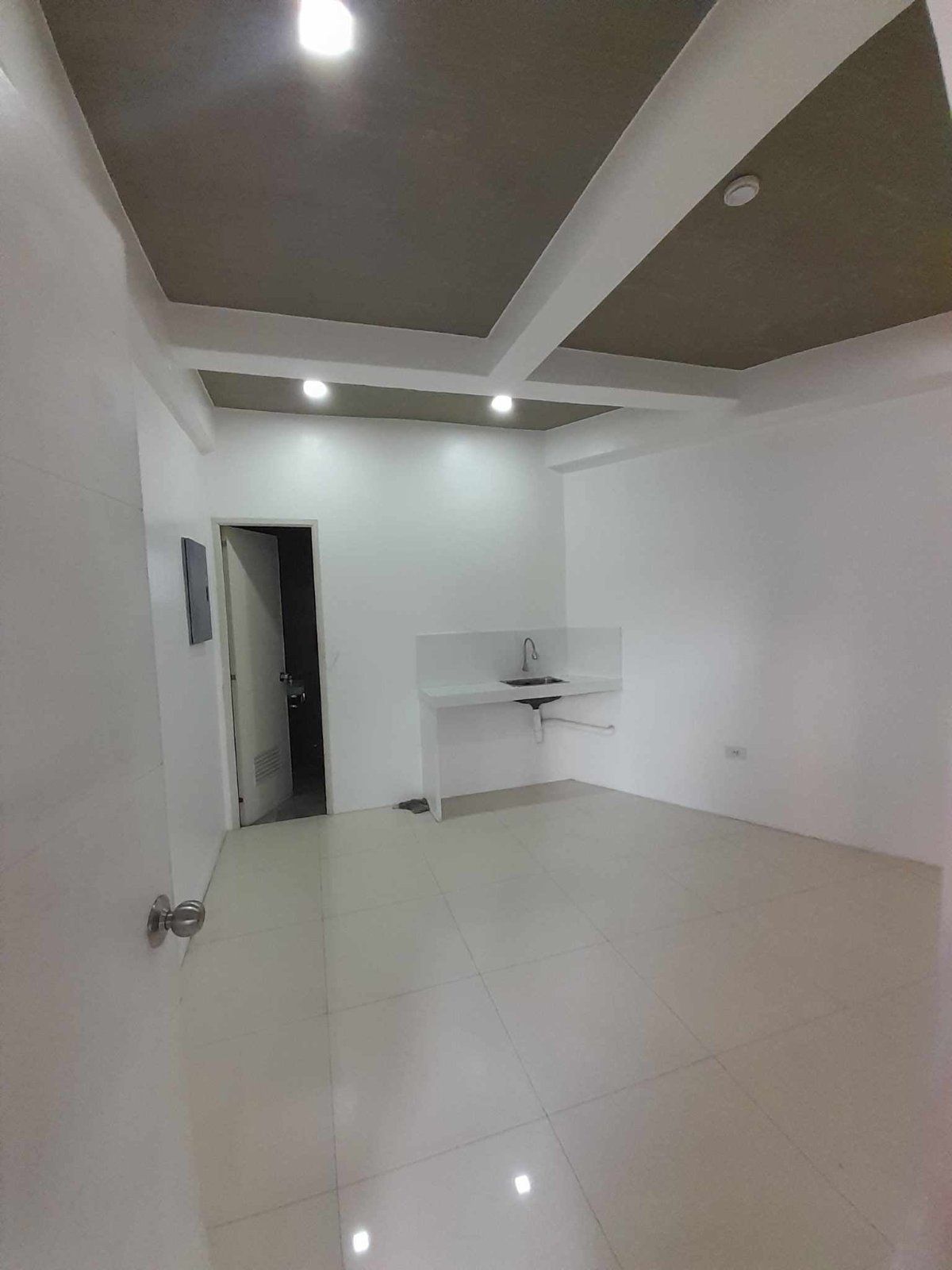 500SQMCommercialPropertyandSingleAttachedHouseforSaleinValenzuelaCity-9.jpg
