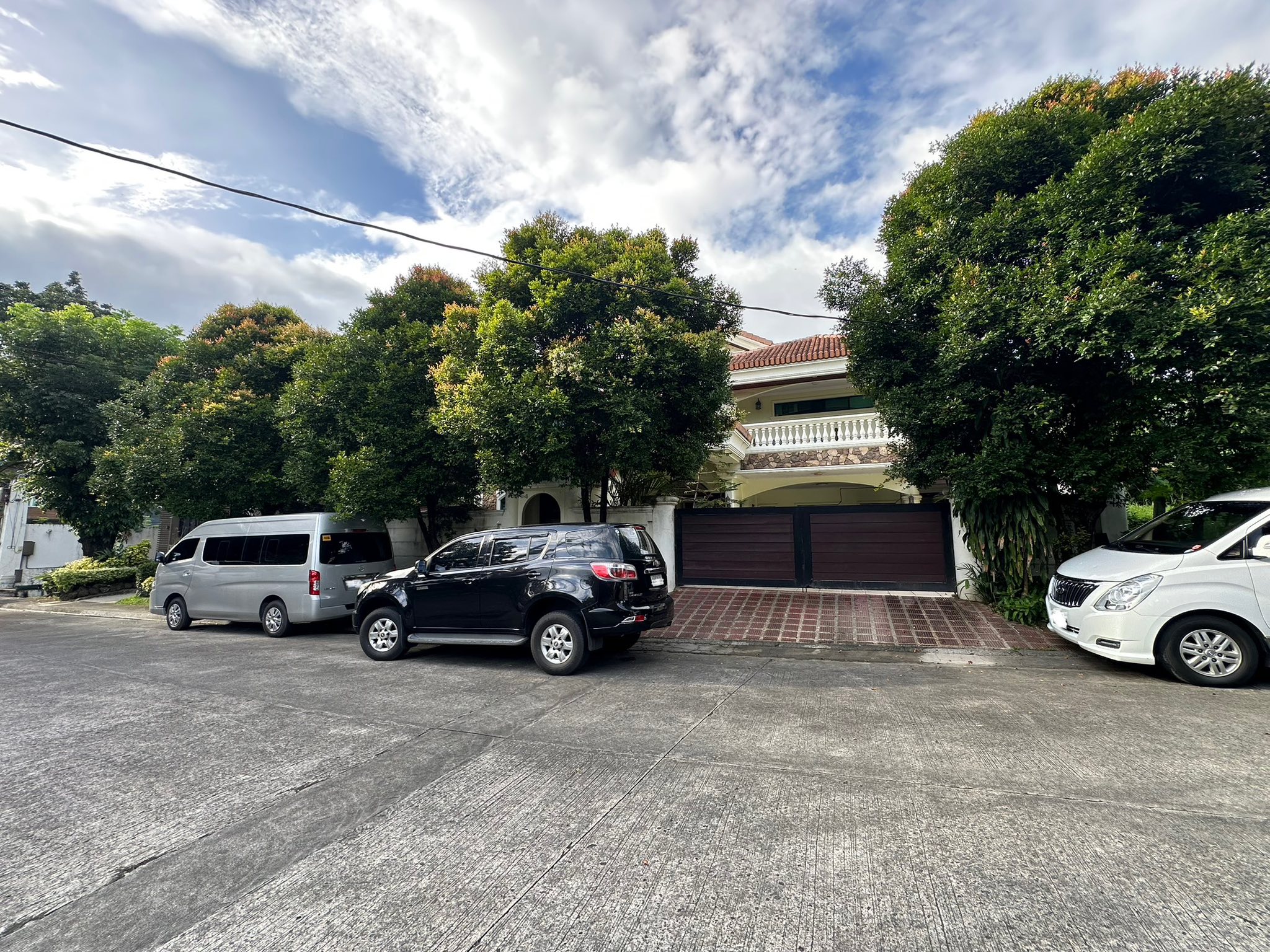 Lavish6-BedroomHouseandLotforSaleinAyalaHeights,QuezonCity-1.jpg