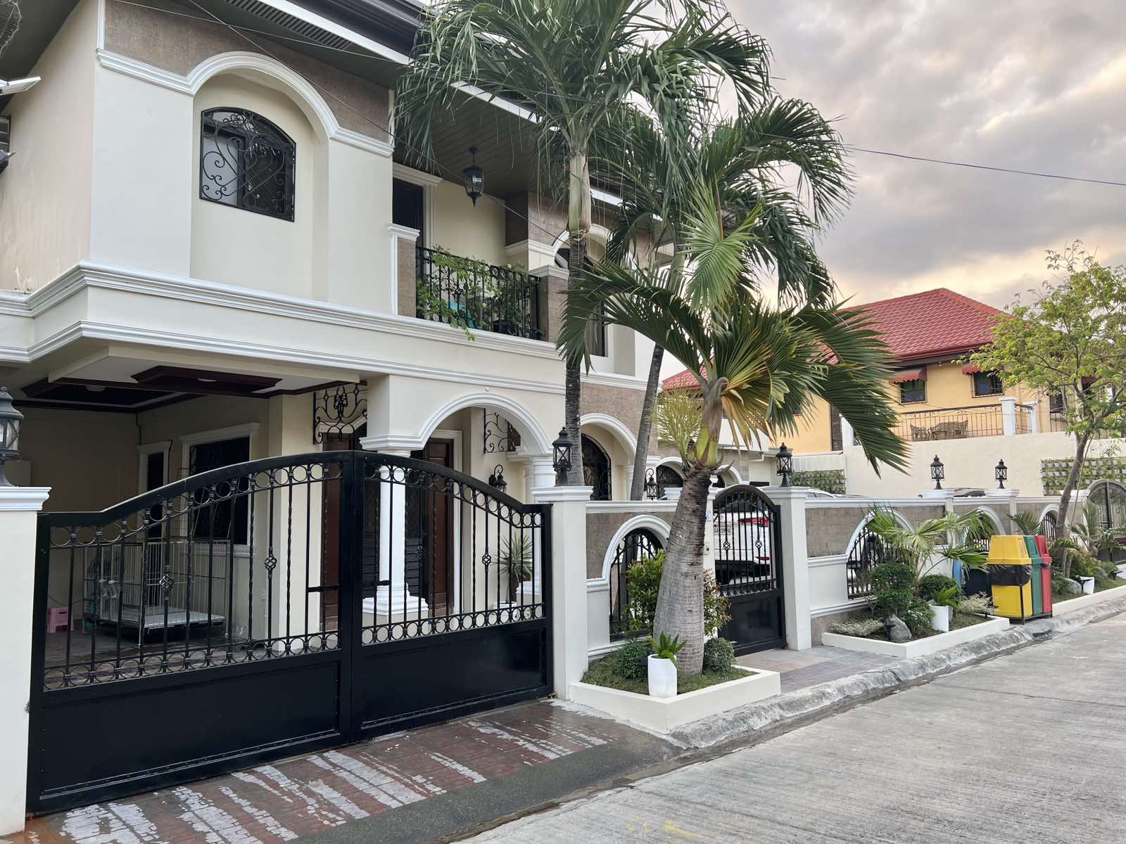 Sensational5-BedroomHouseandLotforSaleinImus,Cavite-1.jpg
