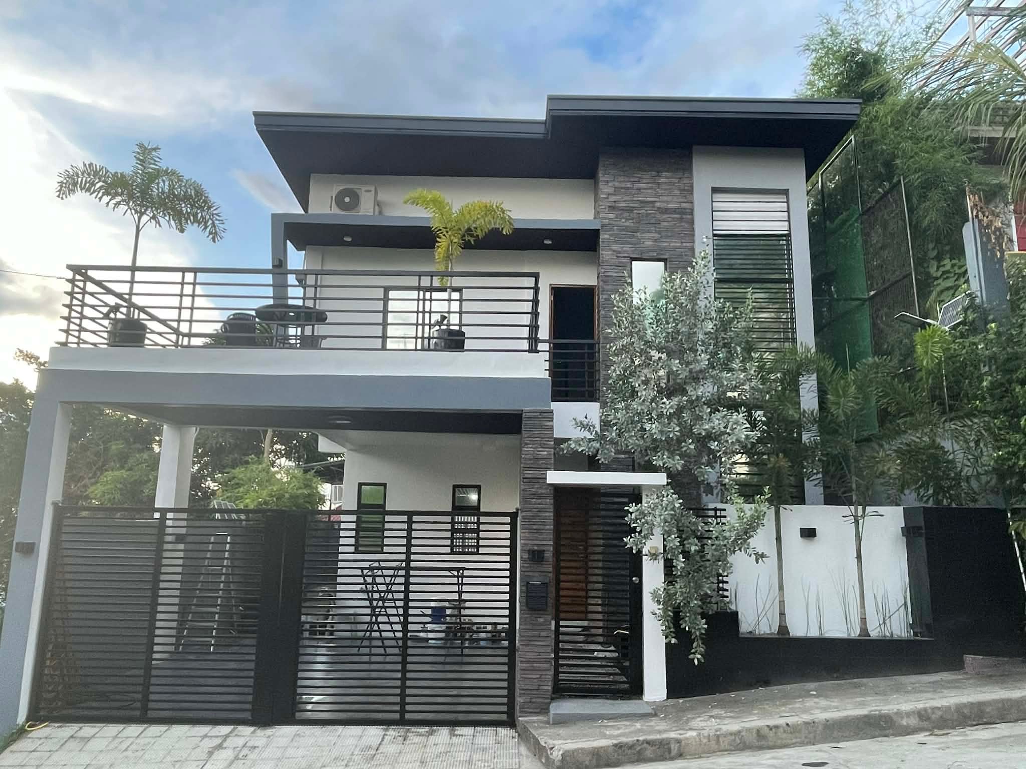 Gleaming3-BedroomHouseandLotforSaleinRichmondExecutiveVillage,SanIsidro,Taytay,Rizal-1.jpg