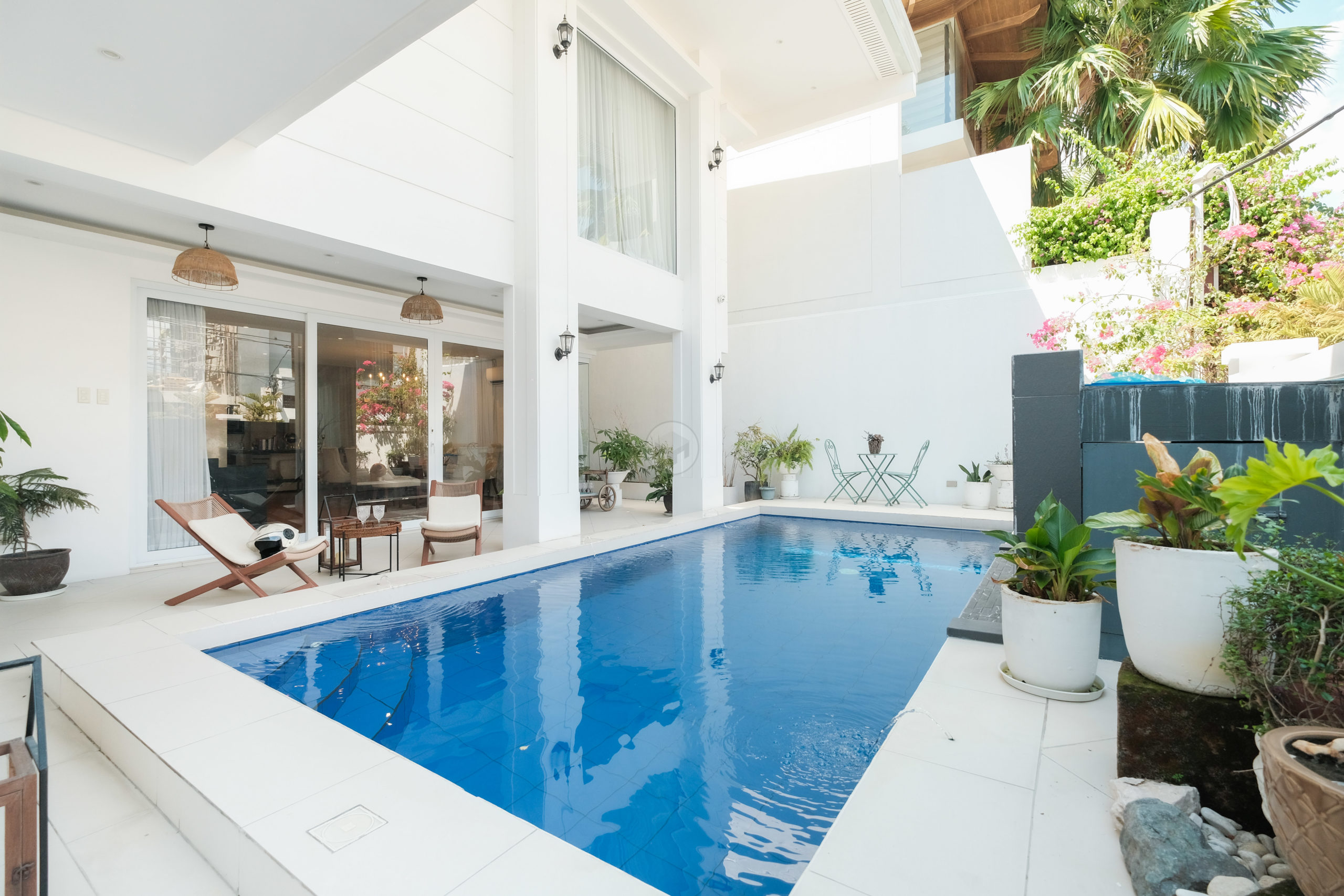 Attractive6-BedroomHouseandLotforSaleinAfpovai,FortBonifacio,Taguig-3.jpg