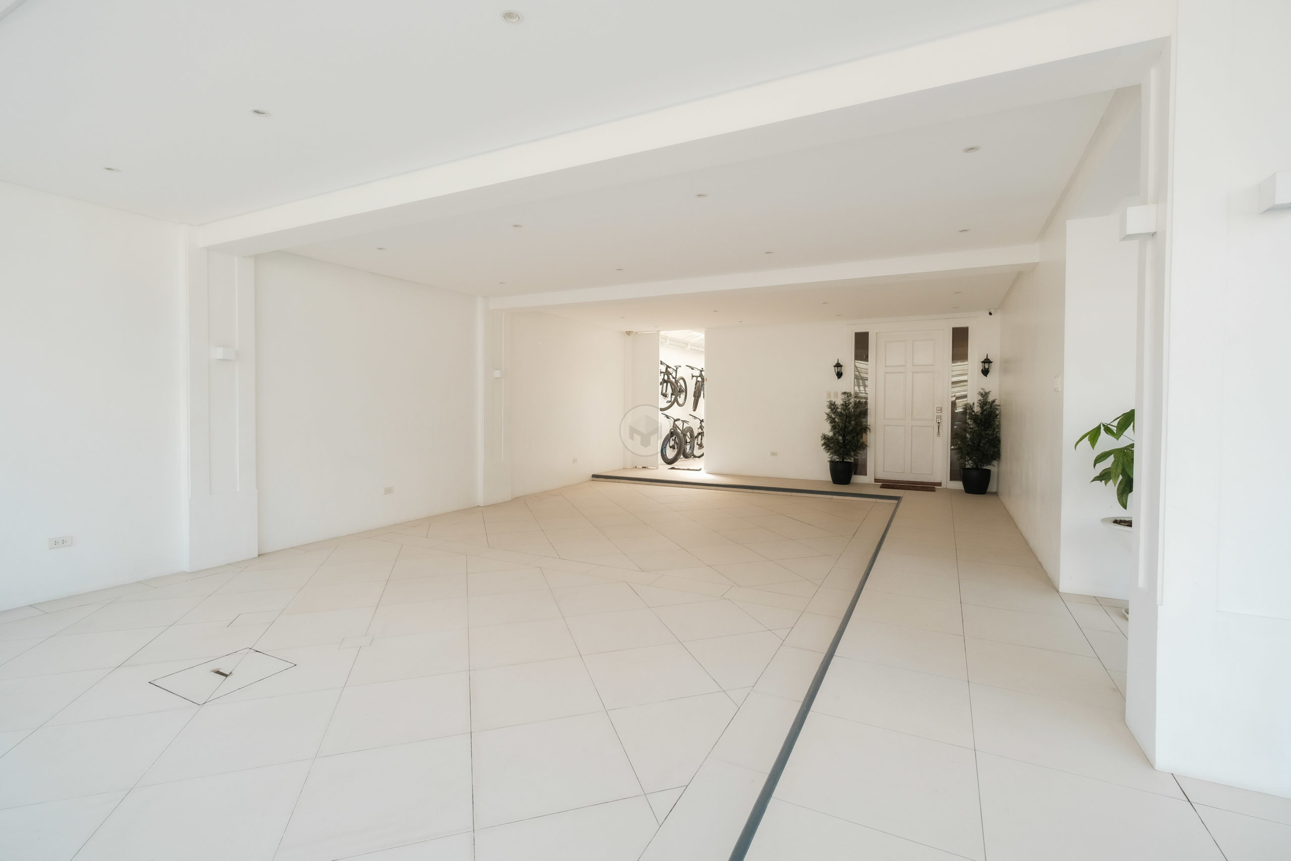 Attractive6-BedroomHouseandLotforSaleinAfpovai,FortBonifacio,Taguig-2.jpg