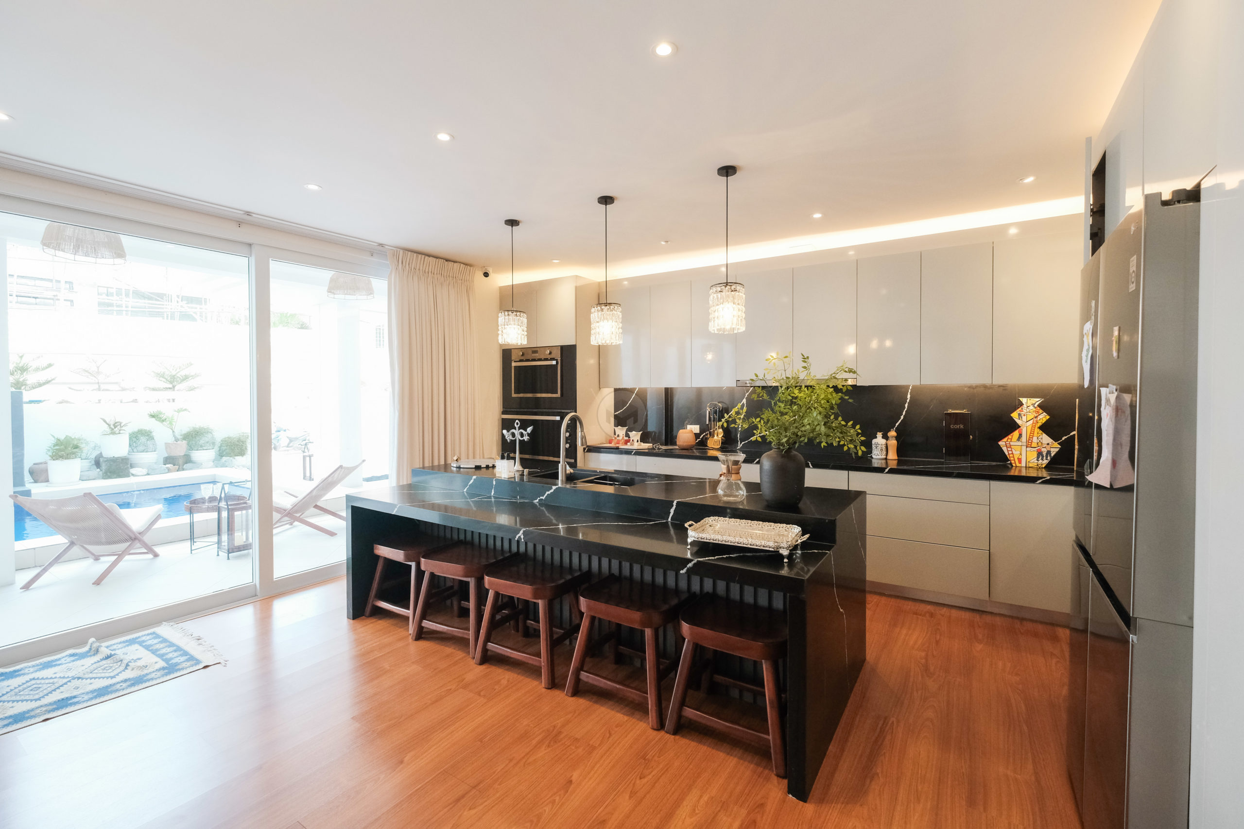 Attractive6-BedroomHouseandLotforSaleinAfpovai,FortBonifacio,Taguig-6.jpg