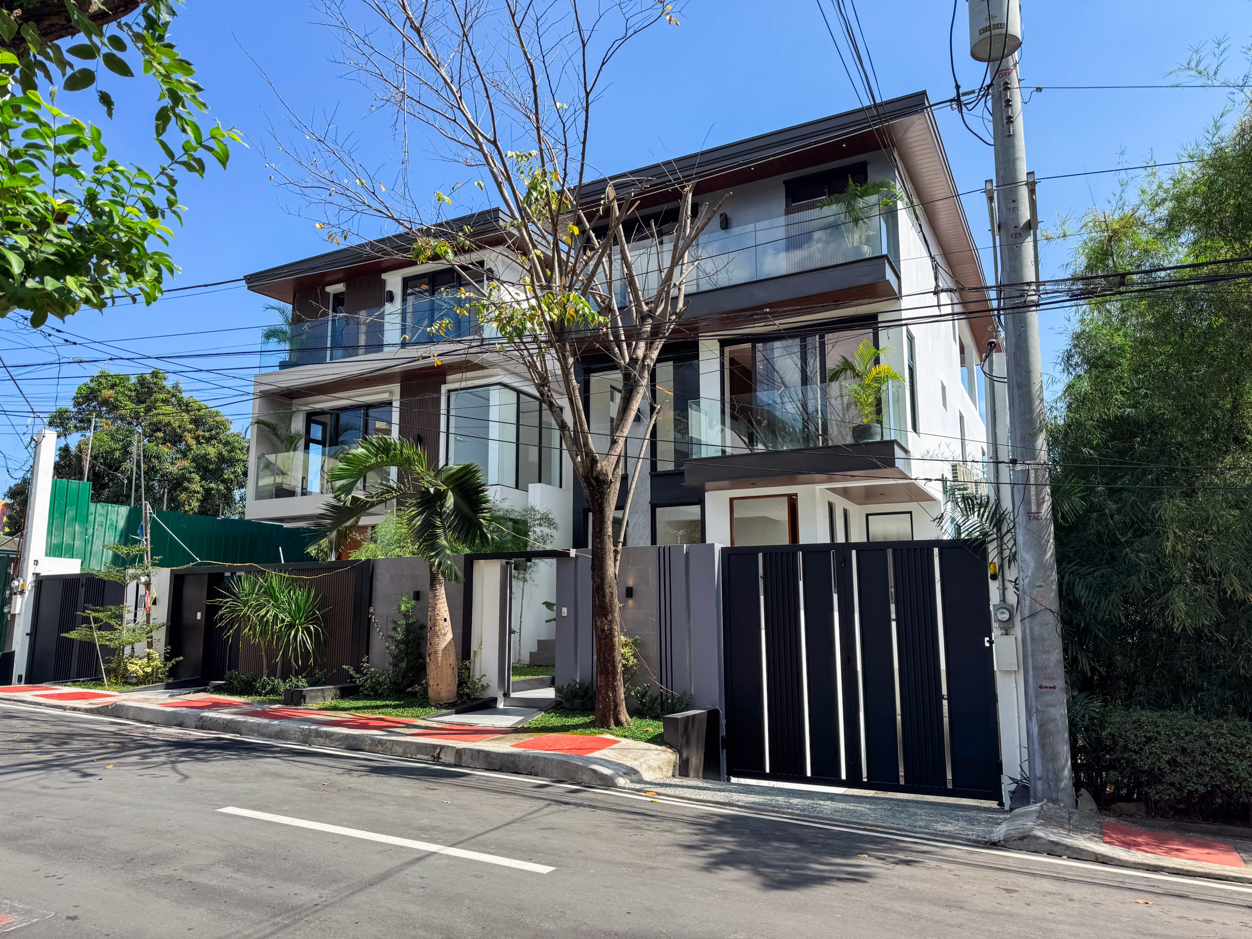 Outstanding5-BedroomHouseandLotforSaleinSt.IgnatiusVillage,QuezonCity-1.jpg