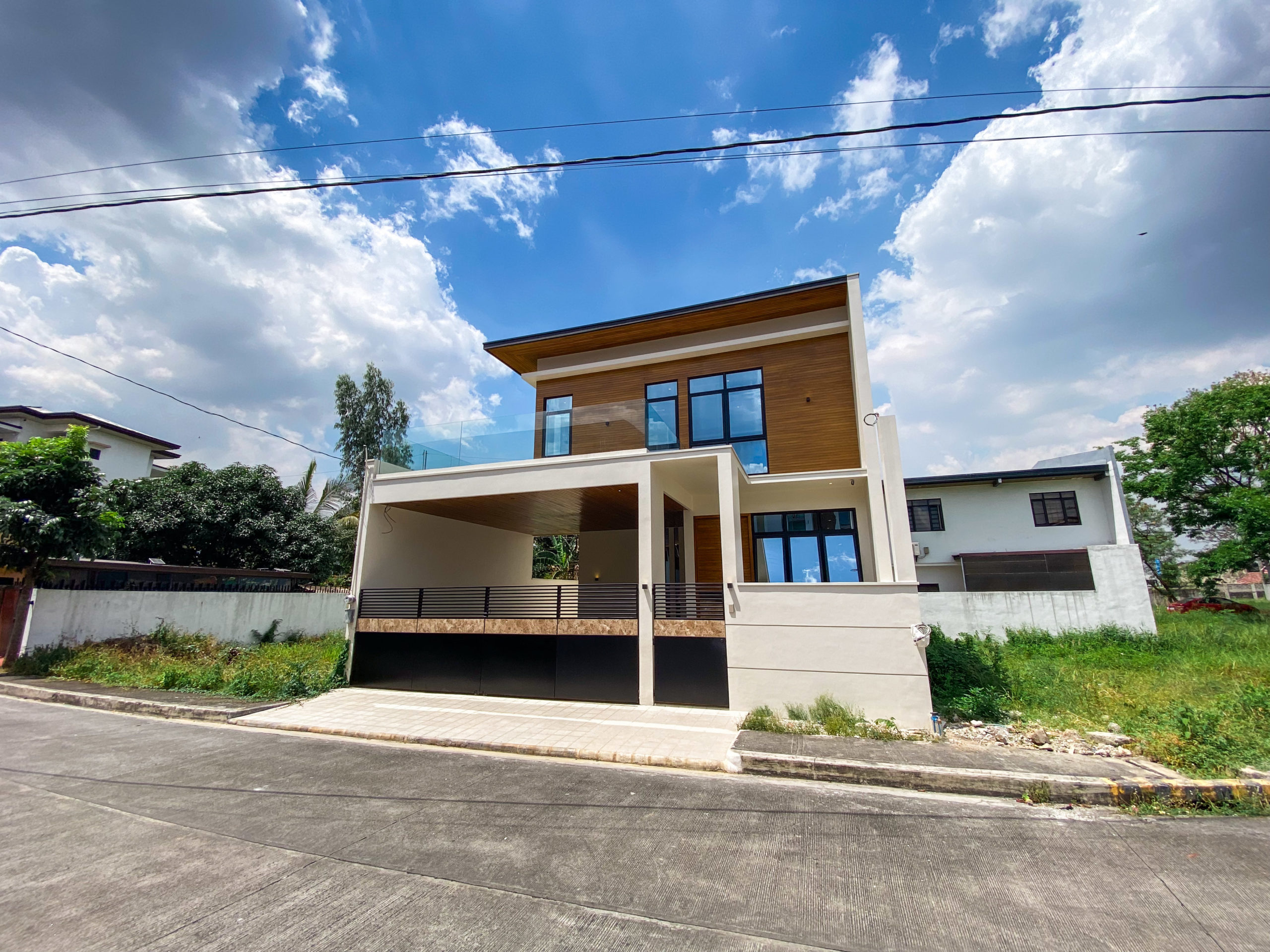 Enchanting4-BedroomHouseandLotforSaleinTreviExecutiveVillage,MarikinaCity-1.jpg