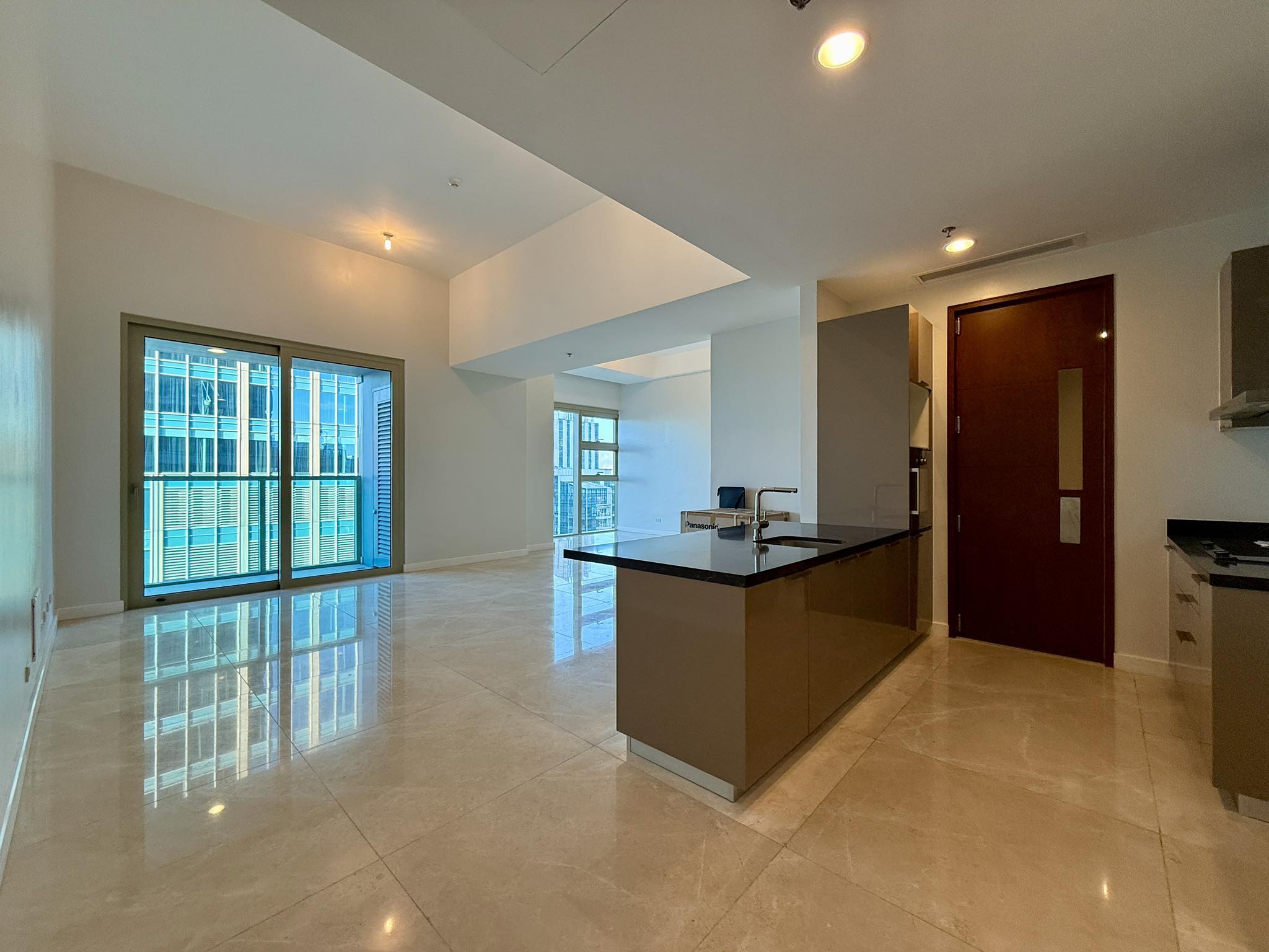 Lush3-BedroomCondoUnitforSaleatGrandHyattBGC,Taguig-1.jpg