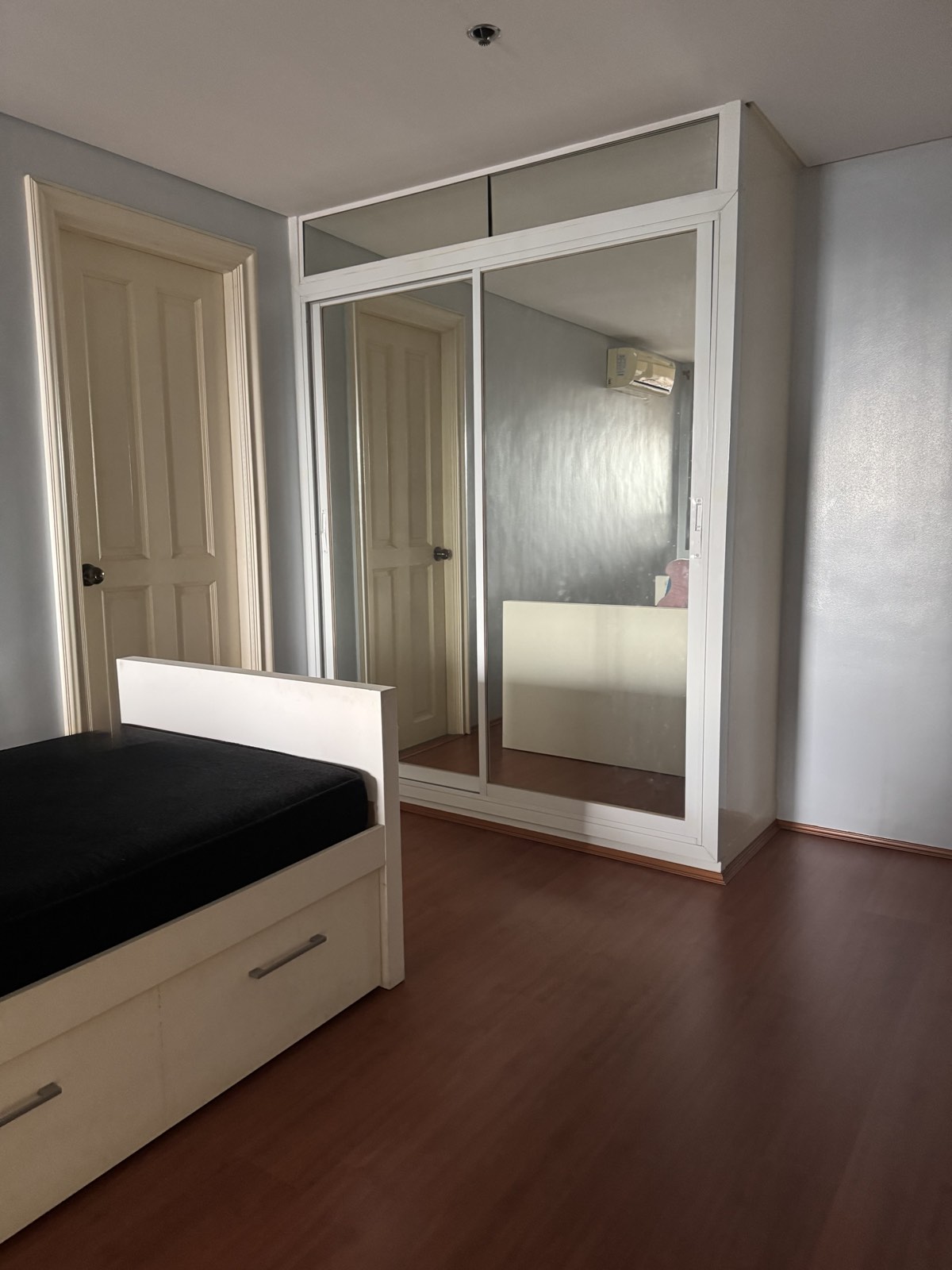 Lush2-BedroomCondoUnitforLeaseatOneBeverlyPlace,Greenhills,SanJuan-16.jpg