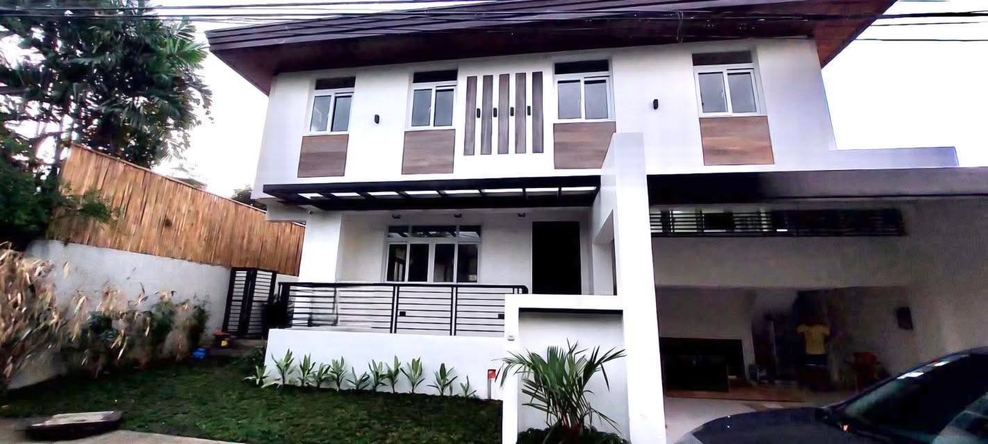 Notable4-BedroomHouseandLotforSaleinBFHomes,ParañaqueCity-1.jpg