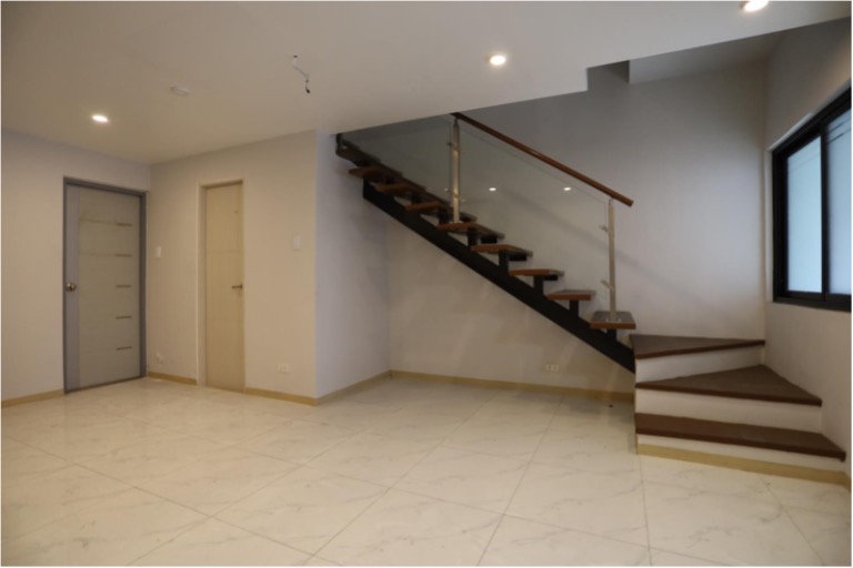 Astonishing5-BedroomTownhouseforSaleinCainta,Rizal-4.jpg
