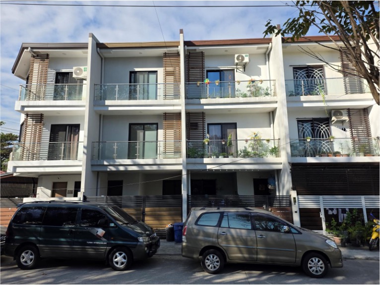 Astonishing5-BedroomTownhouseforSaleinCainta,Rizal-2.jpg