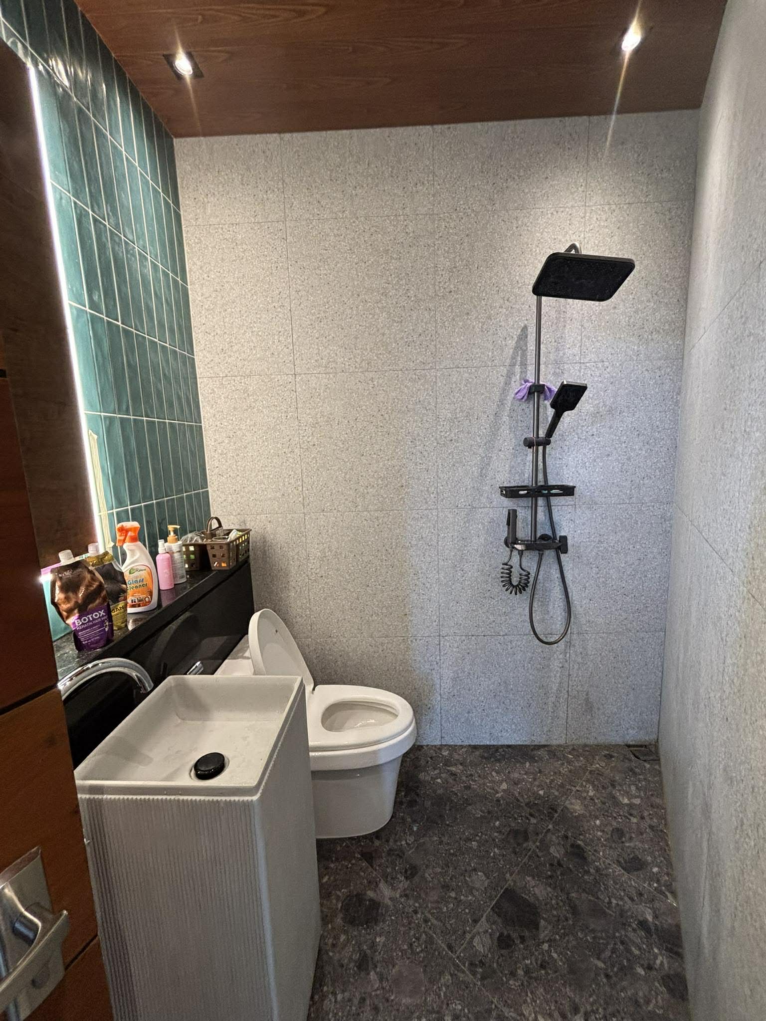 Vibrant6-BedroomHouseandLotfo SaleinTimberlandHeights,SanMateo,Rizal-15.jpg