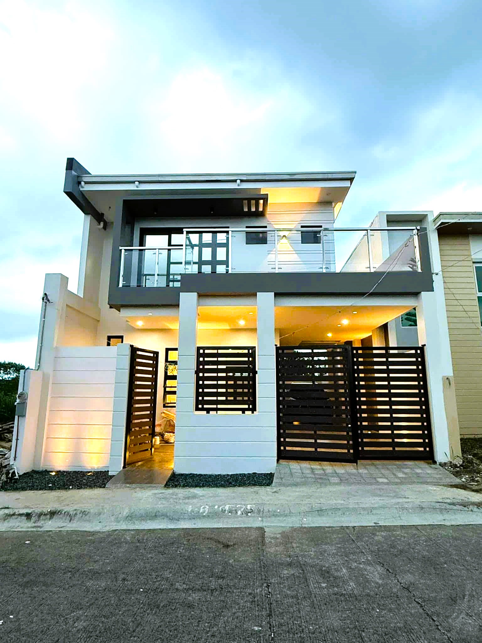 Gleaming3-BedroomHouseandLotforSaleinCabuyao,Laguna-1.jpg