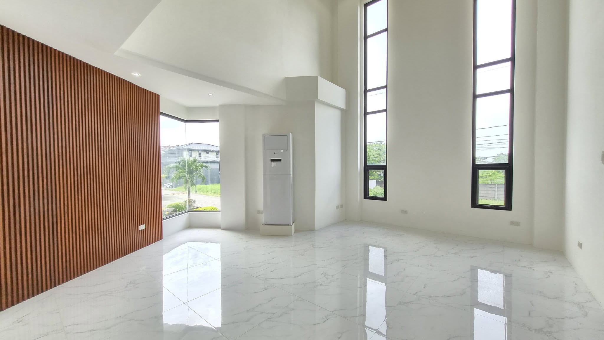 Upscale5-BedroomHouseandLotforSaleinVerdanaHomes,Bacoor,Cavite-4.jpg
