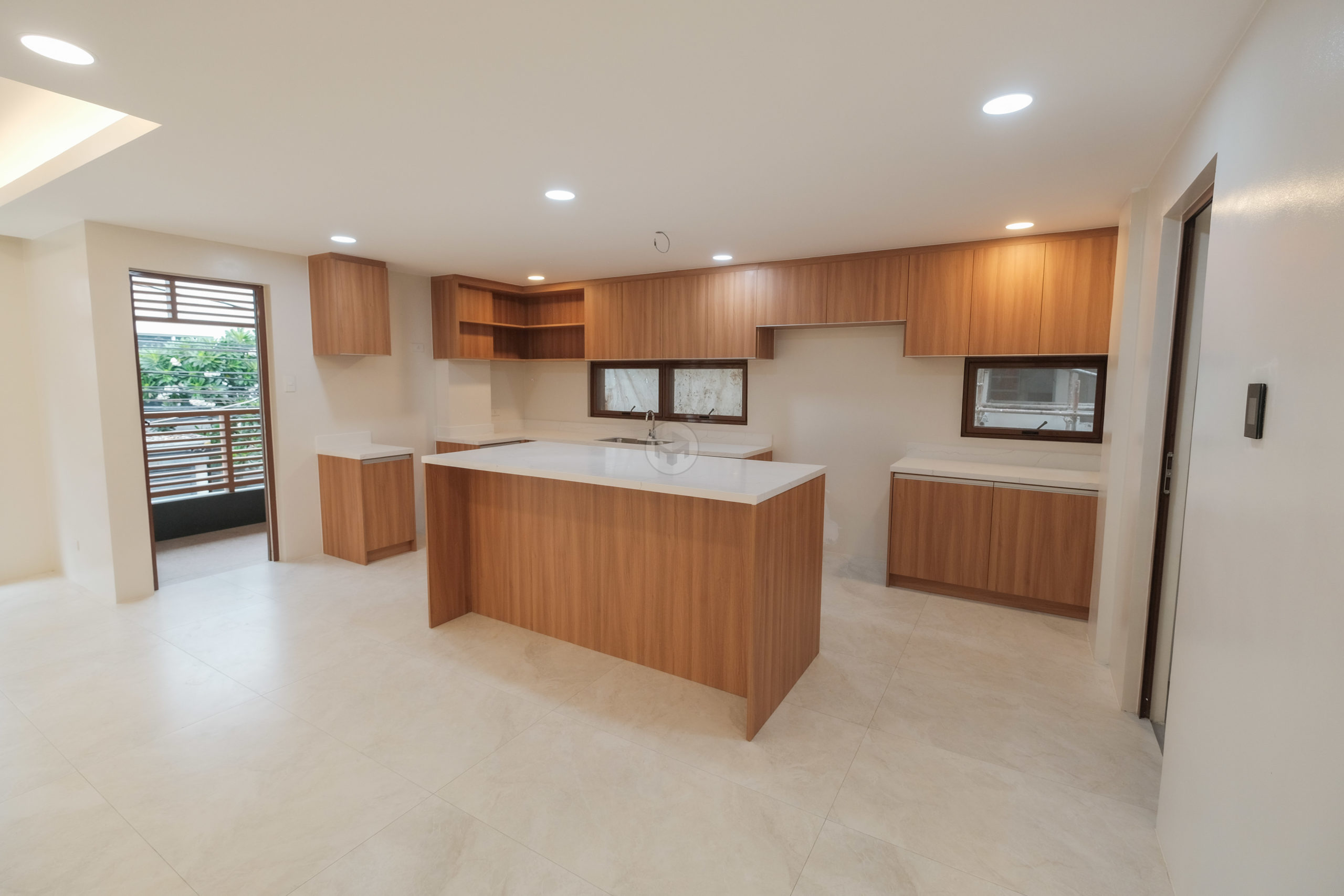 Majestic3-BedroomTownhouseforSaleinScoutArea,QuezonCity-3.jpg