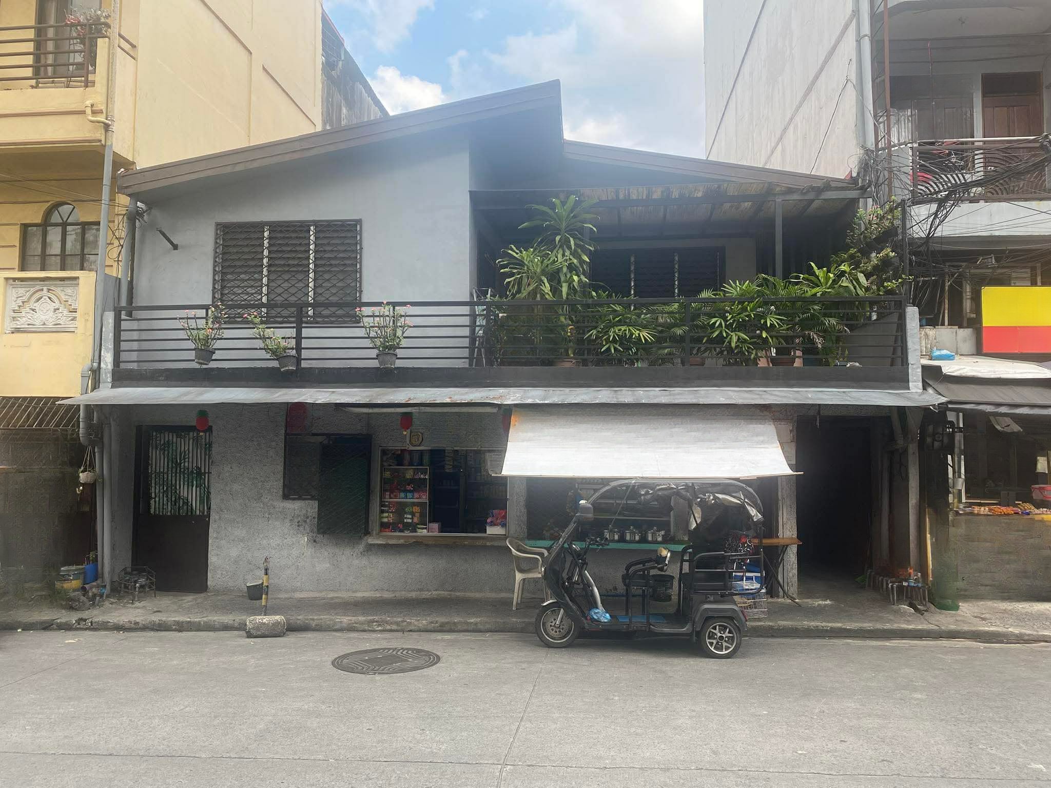 400SQMCommercialPropertyforSaleinMandaluyongCity-1.jpg