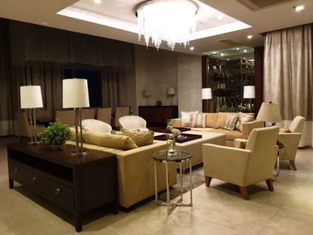 Cozy4-BedroomPenthouseUnitforSaleinSt.FrancisShangRiLaPlace,Mandaluyong-1.jpg