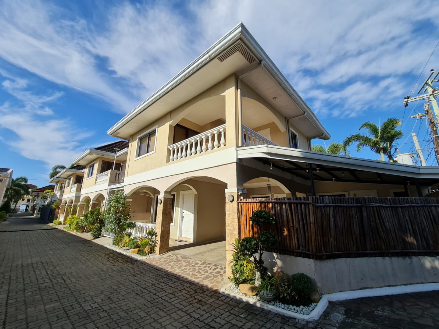 Majestic4-BedroomHouseandLotforSaleinAzuraResort,Morong,Bataan-1.jpg