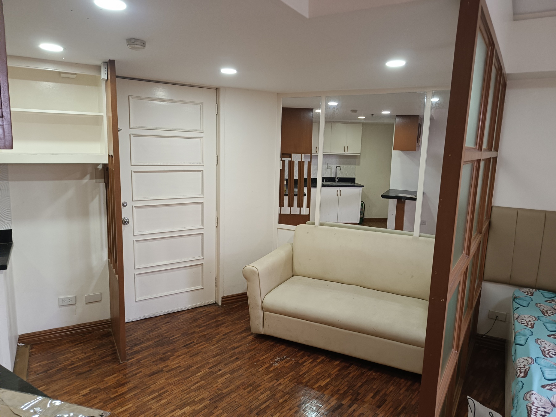 RefinedStudioTypeCondoUnitforSaleinVirra1Condominium,Poblacion,Makati-1.jpg