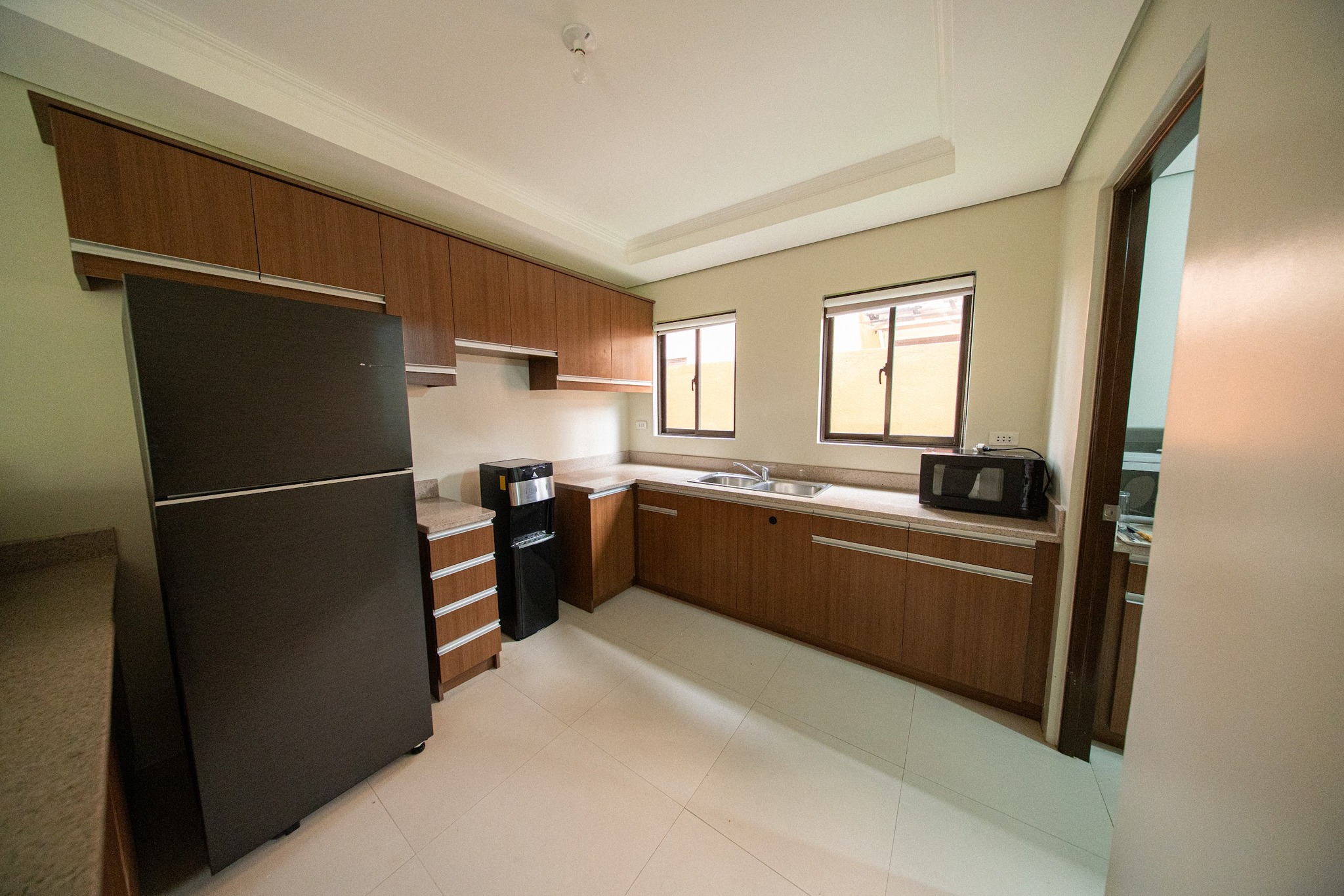 Fabulous3-BedroomHouseandLotforSaleinAmoreatPortofino,Alabang,Muntinlupa-6.jpg