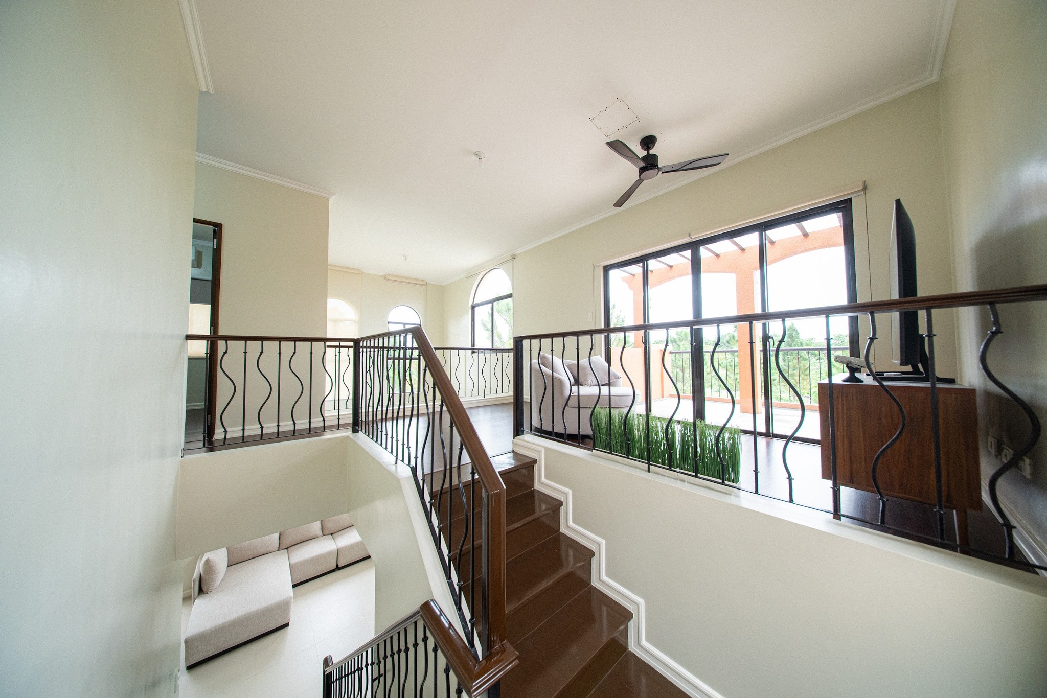 Fabulous3-BedroomHouseandLotforSaleinAmoreatPortofino,Alabang,Muntinlupa-11.jpg