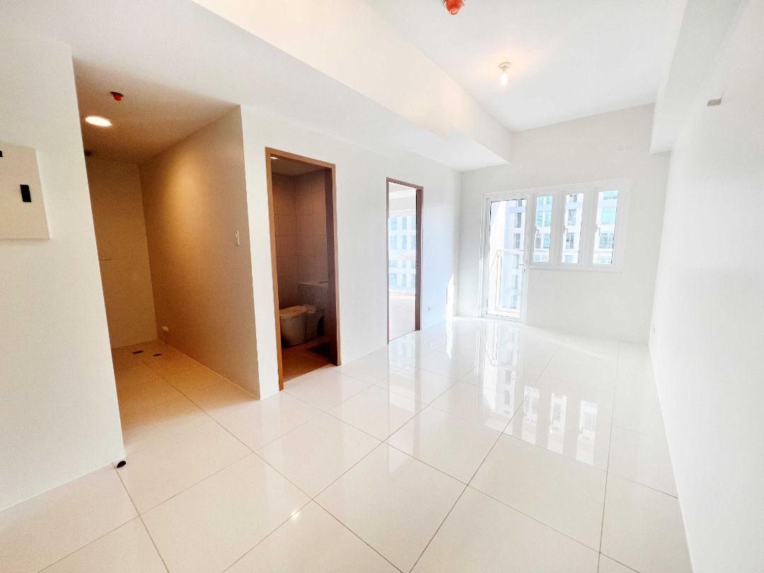 Bright1-BedroomCombinedCondoUnitforSaleinMadisonParkWest,BGC,Taguig-1.jpg