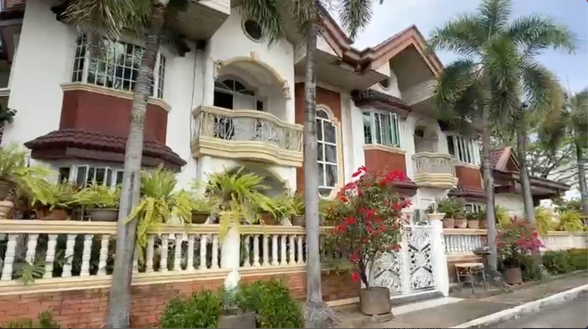 Notable8-BedroomHouseandLotforSaleinTierraNuevaVillage,Alabang,Muntinlupa-1.jpg