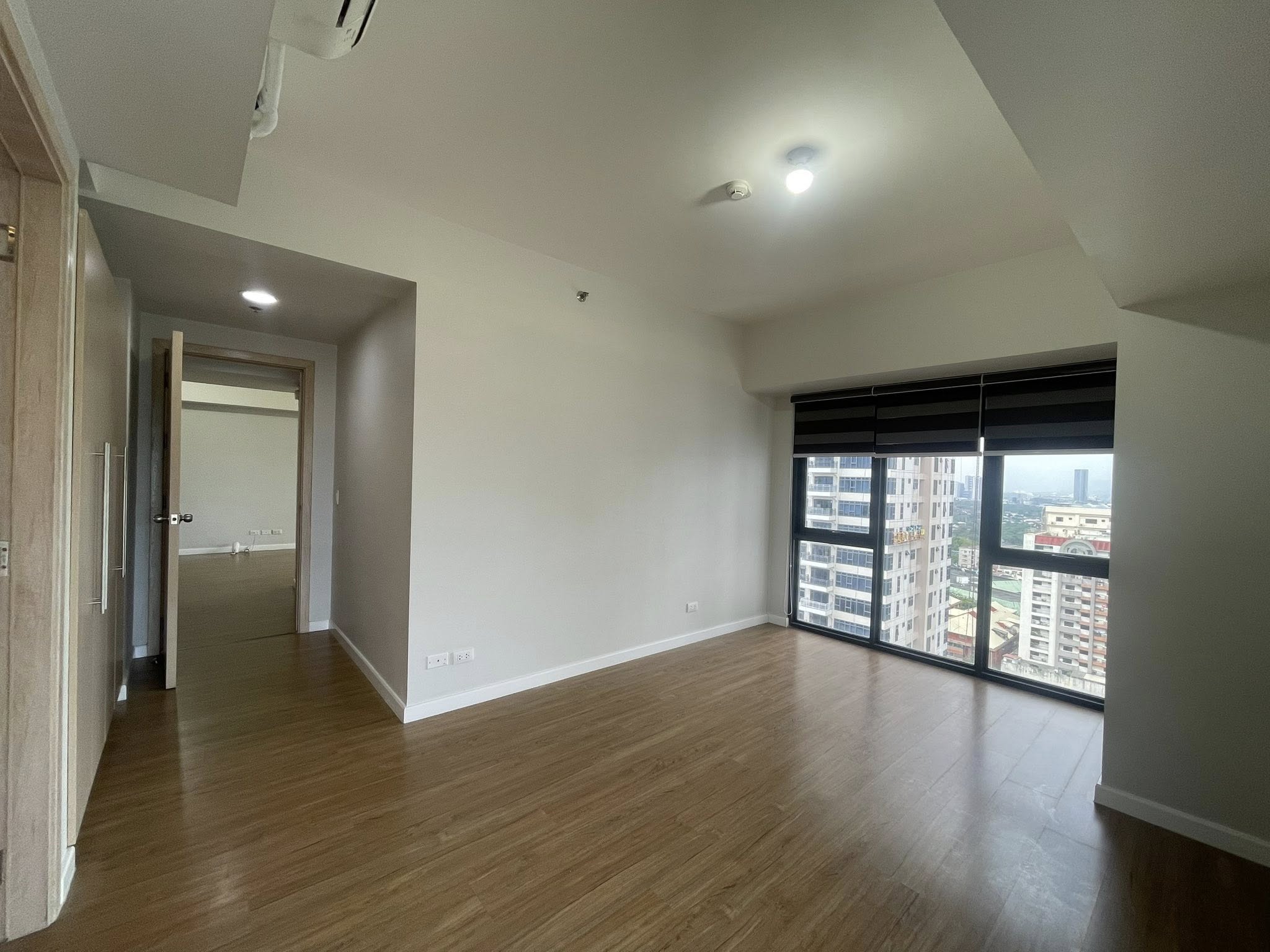 Spacious3-BedroomCondoUnitforSaleatTravertineTower,Portico,PasigCity-16.jpg