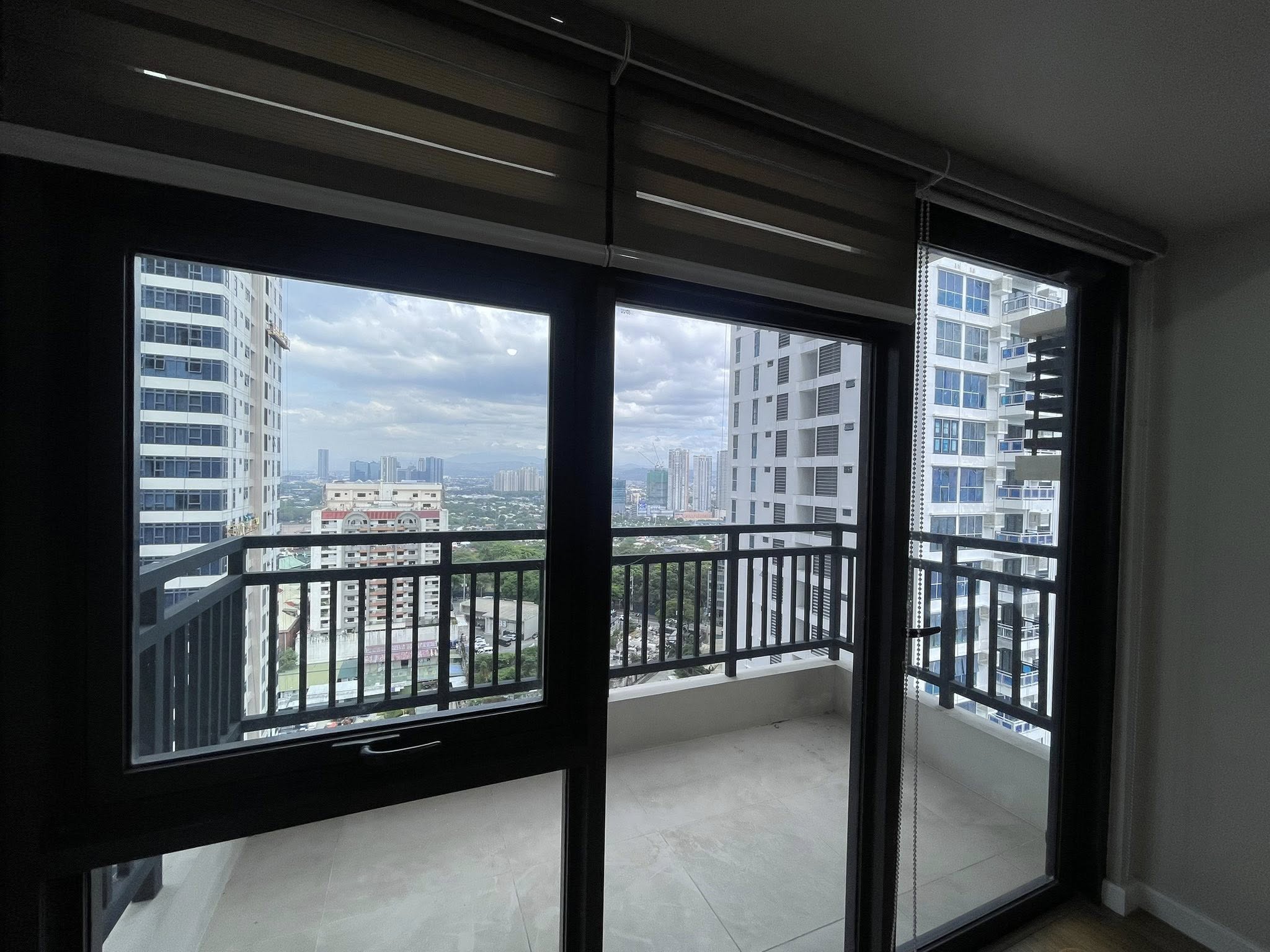 Spacious3-BedroomCondoUnitforSaleatTravertineTower,Portico,PasigCity-22.jpg