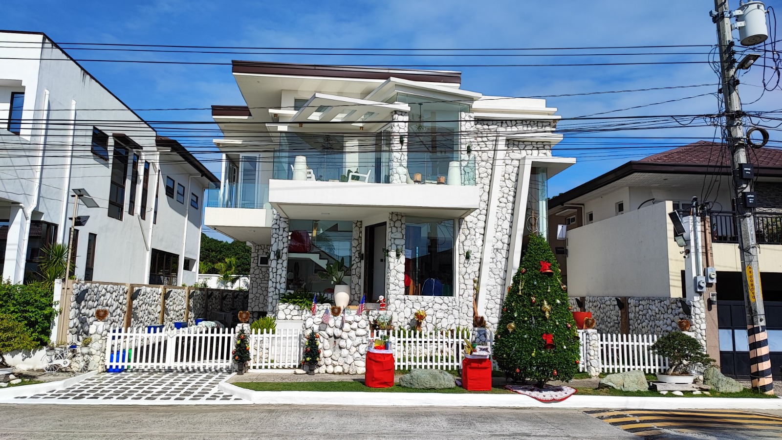 Enchanting4-BedroomHouseandLotforSaleinAngelesCity,Pampanga-1.jpg