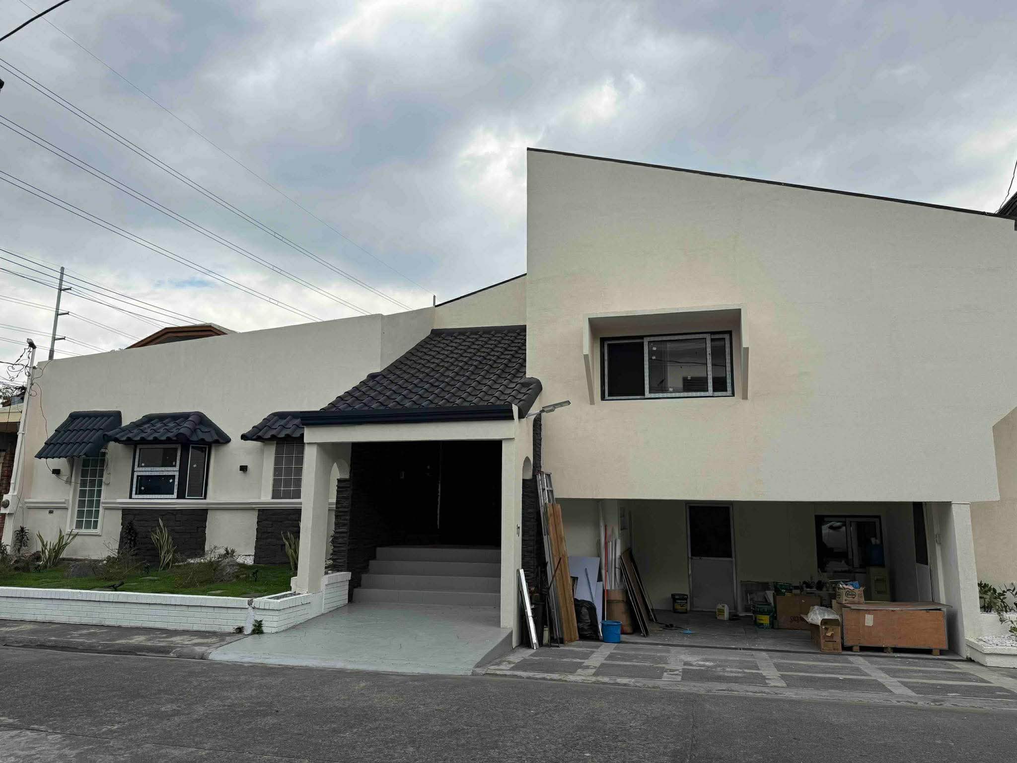 Dazzling4-BedroomHouseforSaleinValleVerde1,PasigCity-1.jpg