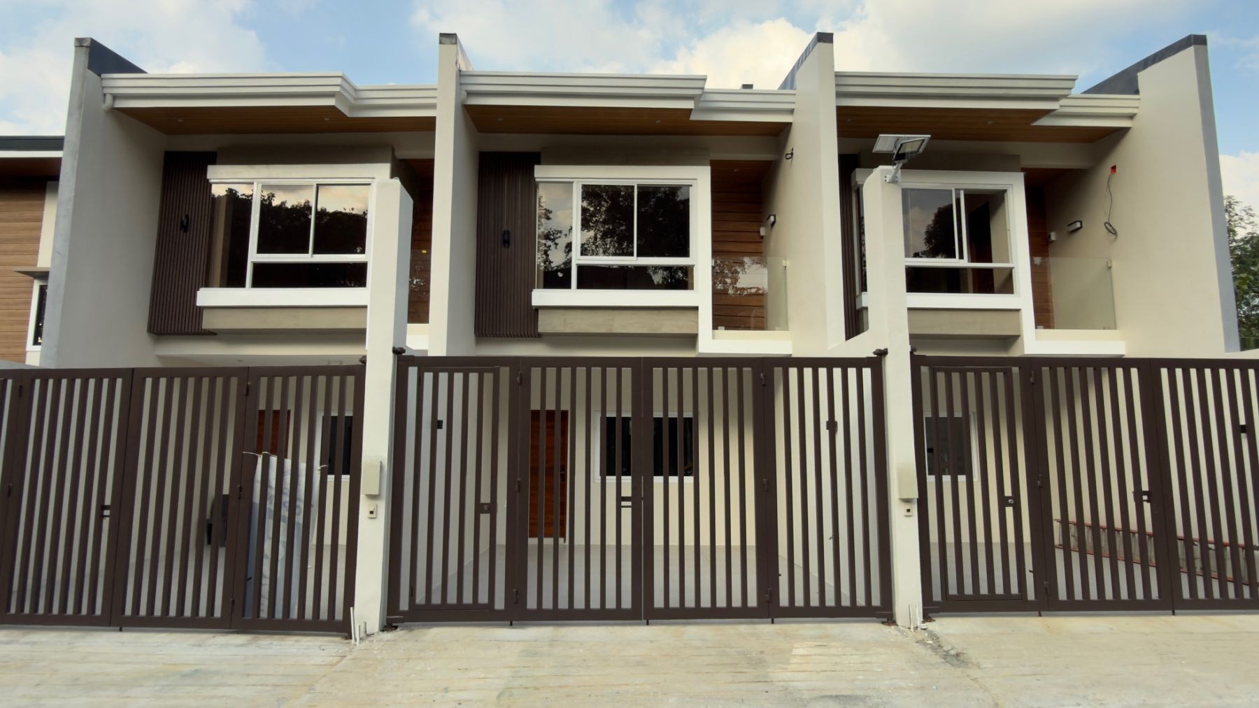 Inviting4-BedroomTownhouseforSaleinFelicidadVillage2,SanMateo,Rizal-1.jpg