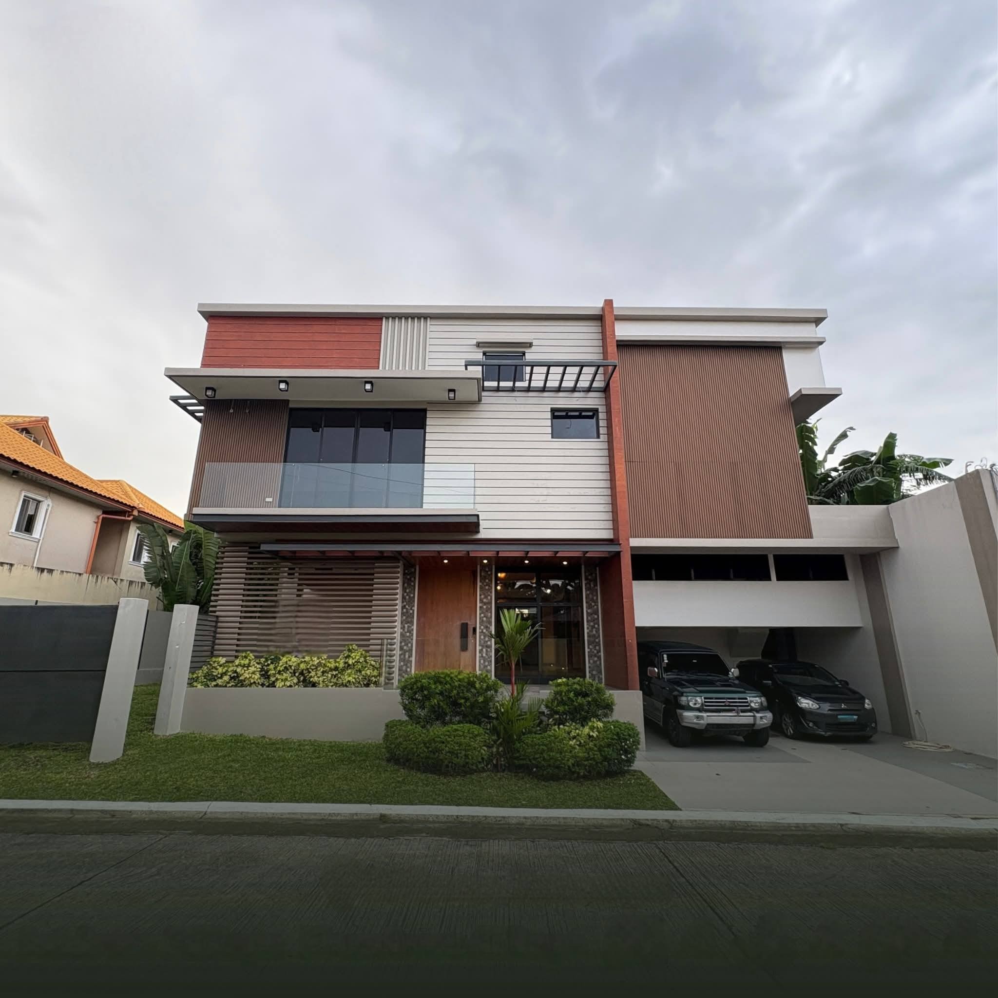 Majestic4-BedroomHouseandLotforSaleinBFHomes,Parañaque-1.jpg