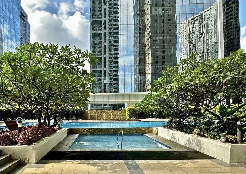 Outstanding2-BedroomCondoUnitforSaleatTheInfinityTower,BGC,Taguig-1.jpg