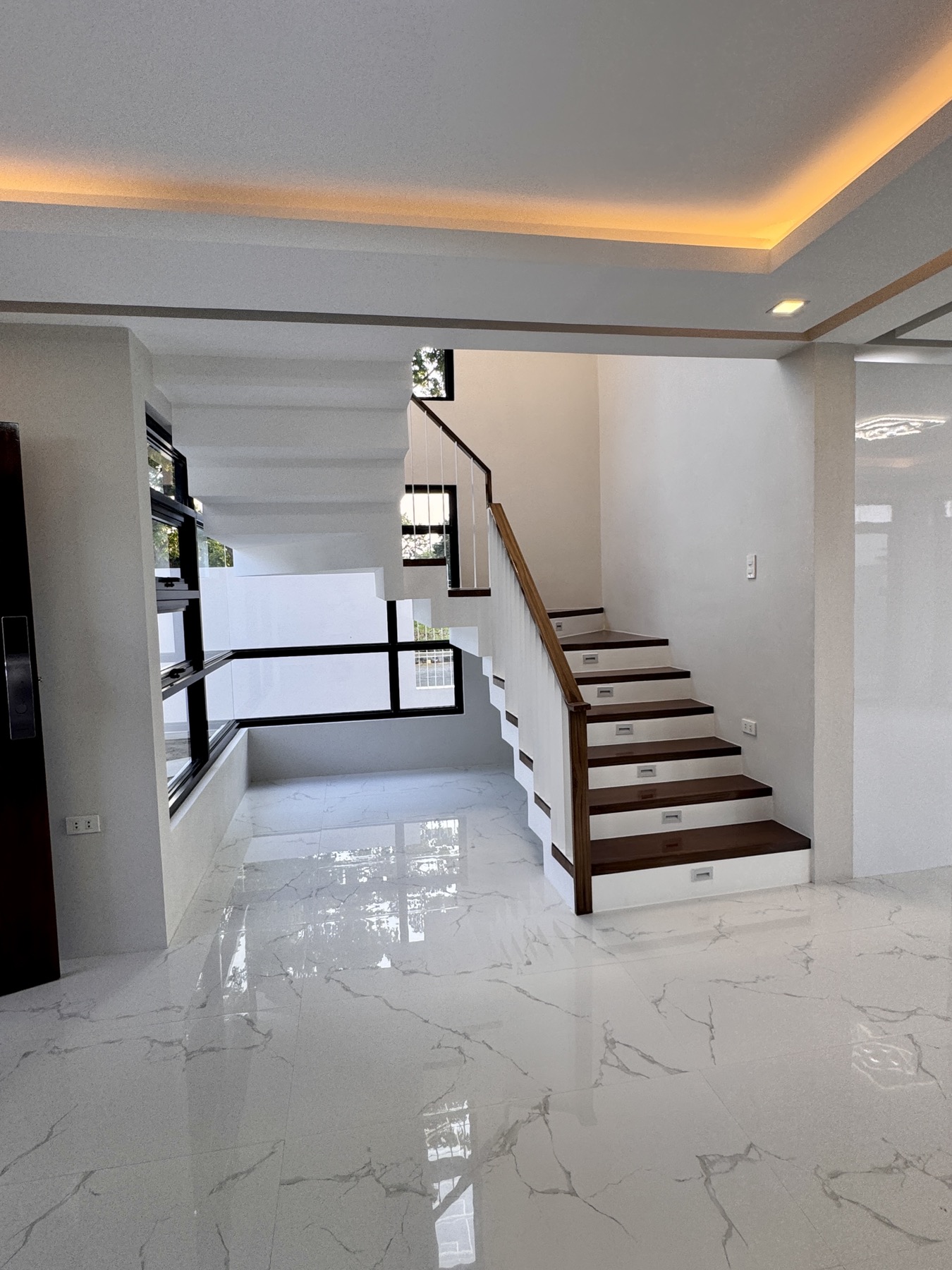 Notable4-BedroomHouseandLotforSaleinBeverlyPlace,SanFernando,Pampanga-19.jpg