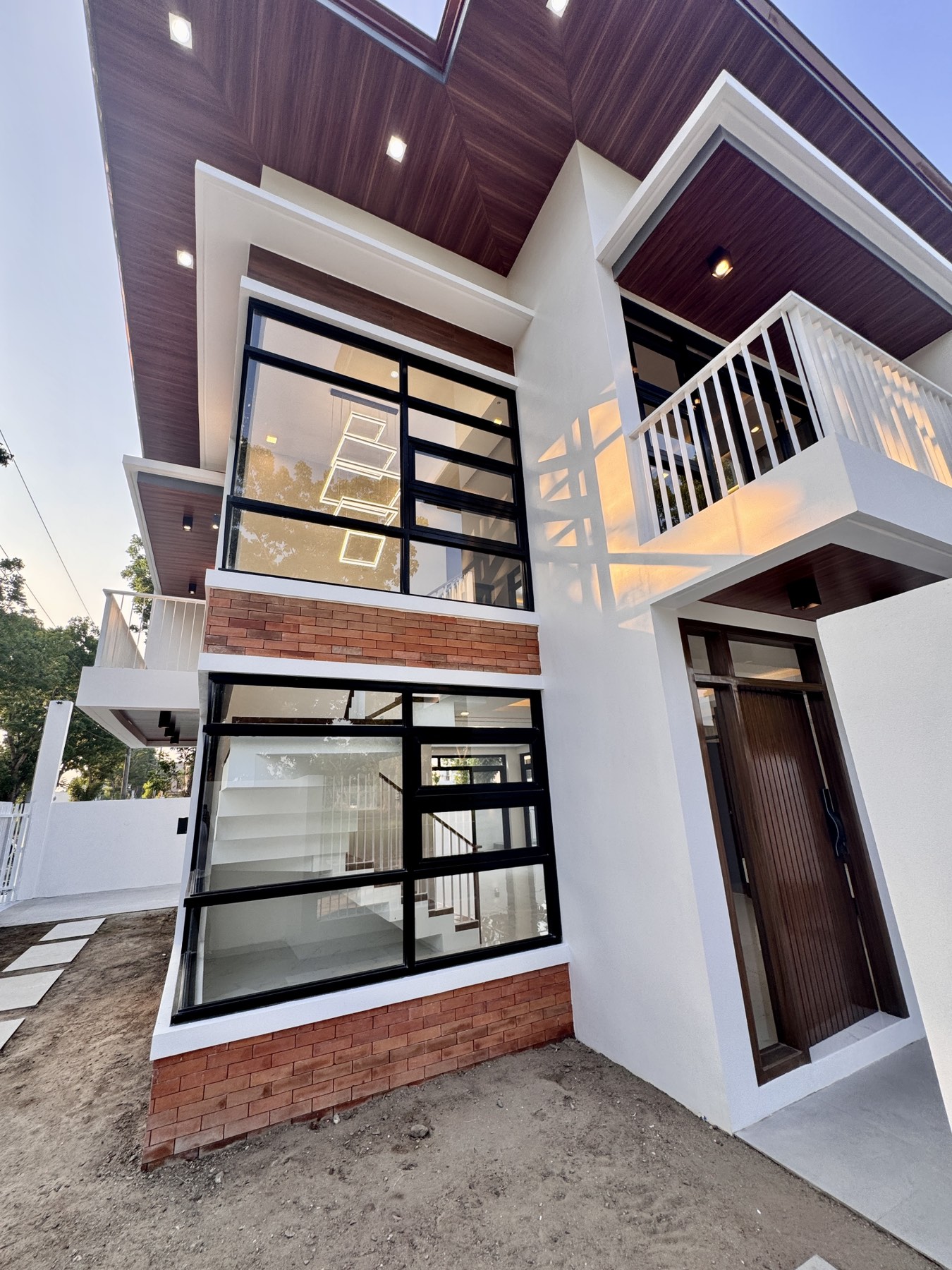 Notable4-BedroomHouseandLotforSaleinBeverlyPlace,SanFernando,Pampanga-4.jpg