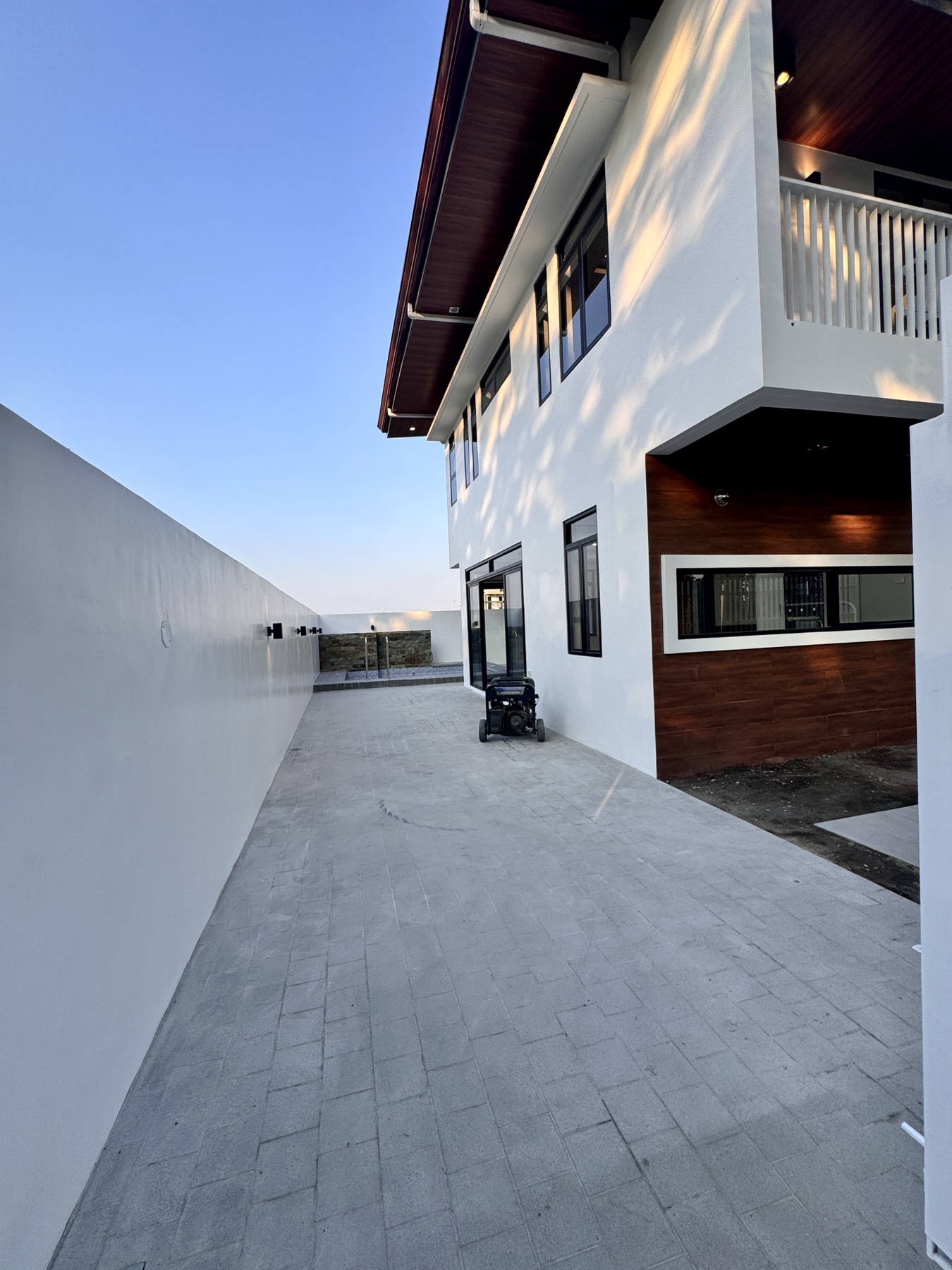 Notable4-BedroomHouseandLotforSaleinBeverlyPlace,SanFernando,Pampanga-38.jpg