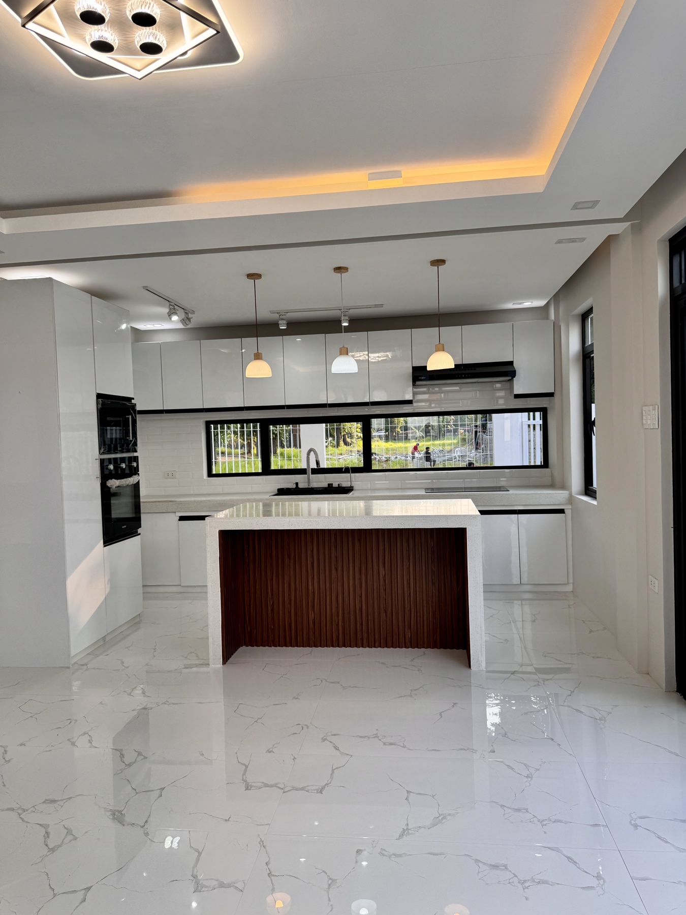 Notable4-BedroomHouseandLotforSaleinBeverlyPlace,SanFernando,Pampanga-18.jpg