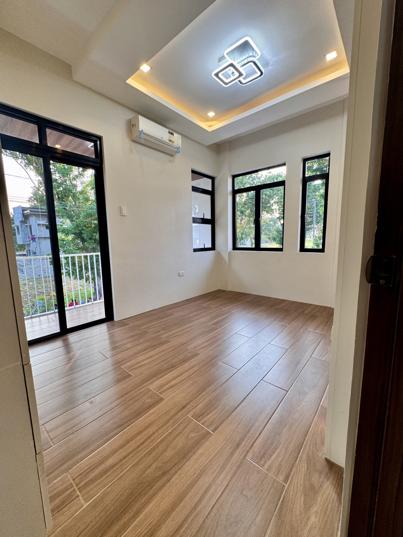 Notable4-BedroomHouseandLotforSaleinBeverlyPlace,SanFernando,Pampanga-29.jpg