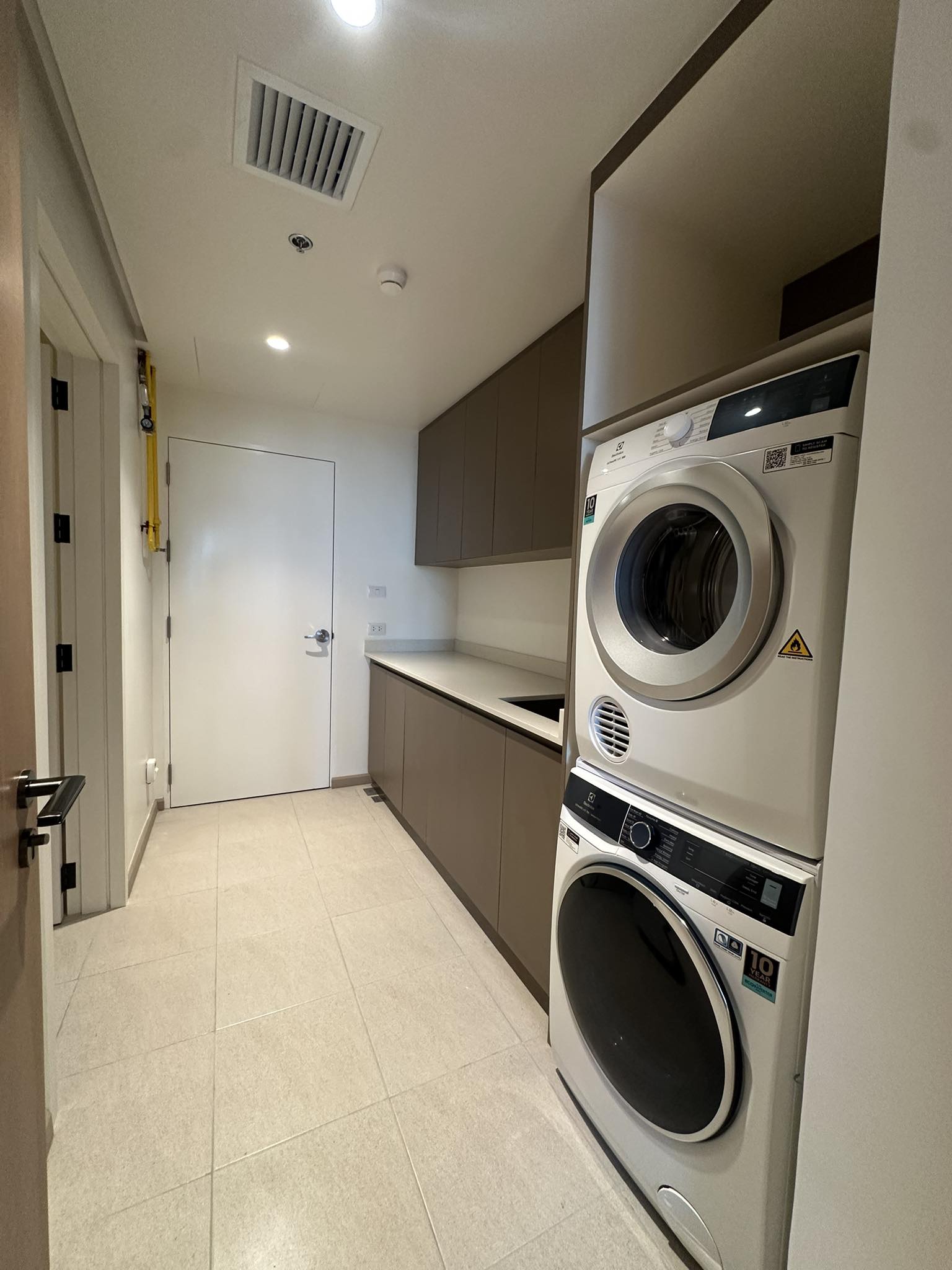 Upscale3-BedroomCondoUnitforSaleinAureliaResidences,BGC,TaguigCity-11.jpg
