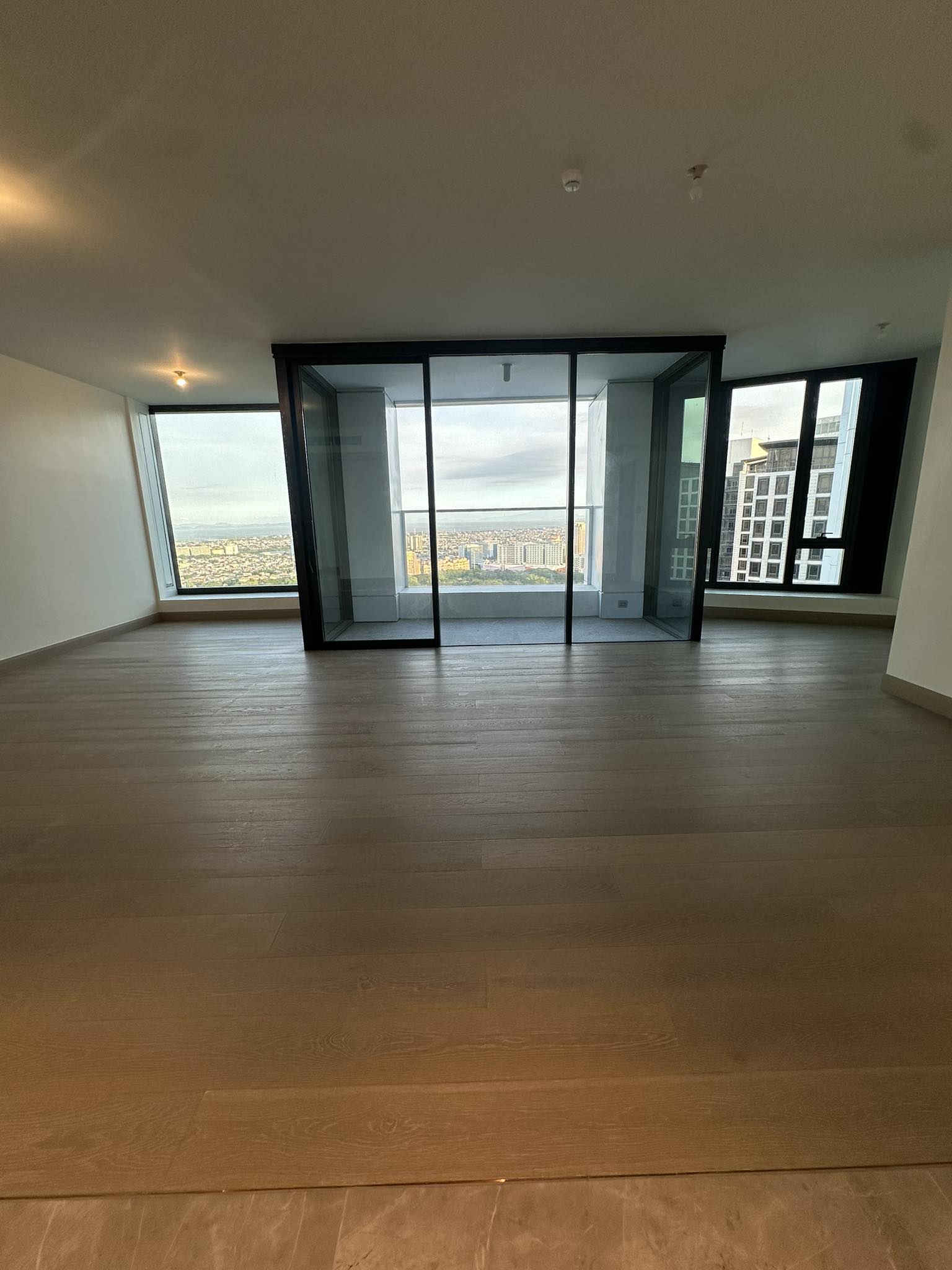 Upscale3-BedroomCondoUnitforSaleinAureliaResidences,BGC,TaguigCity-1.jpg