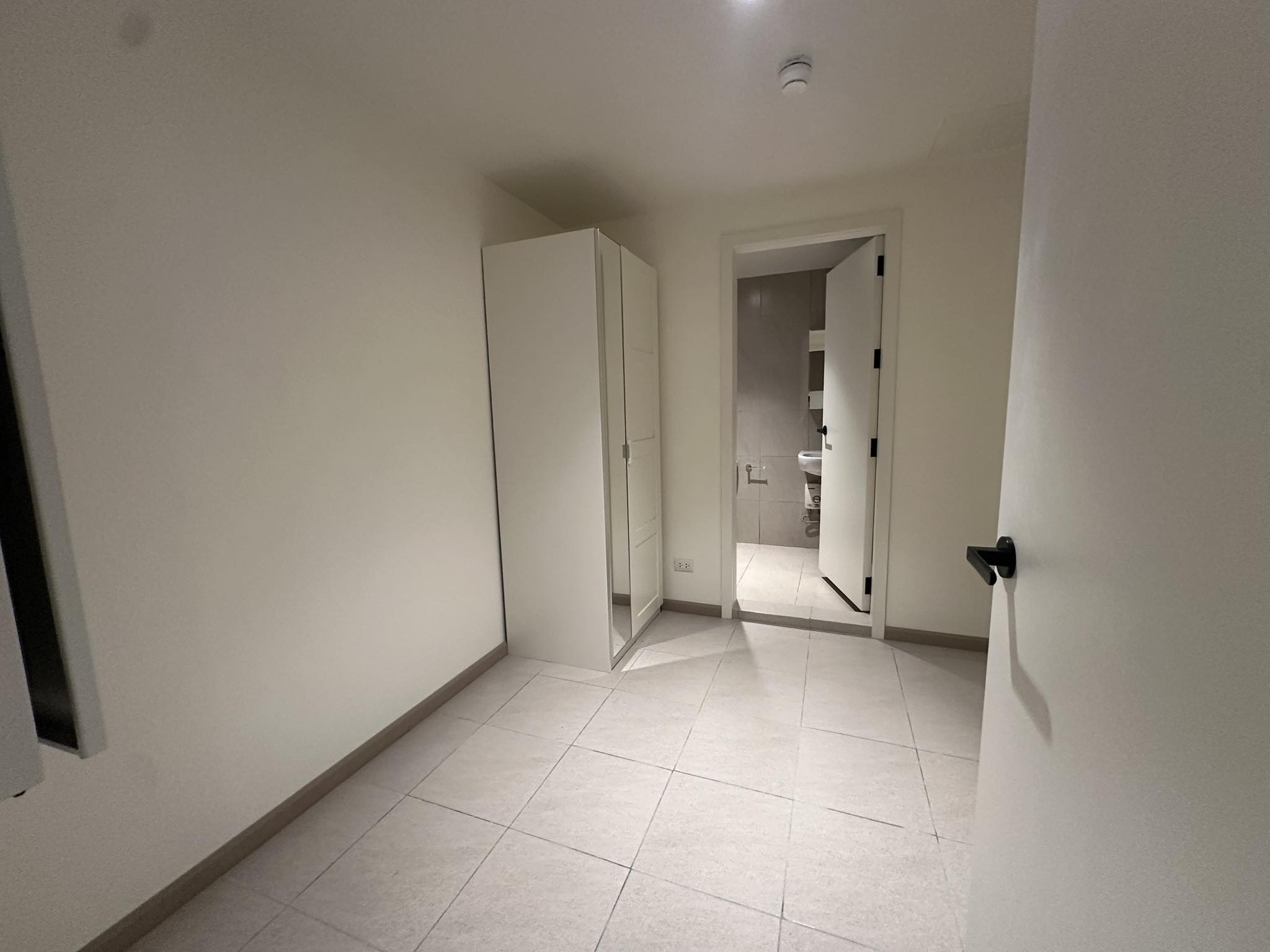 Upscale3-BedroomCondoUnitforSaleinAureliaResidences,BGC,TaguigCity-4.jpg