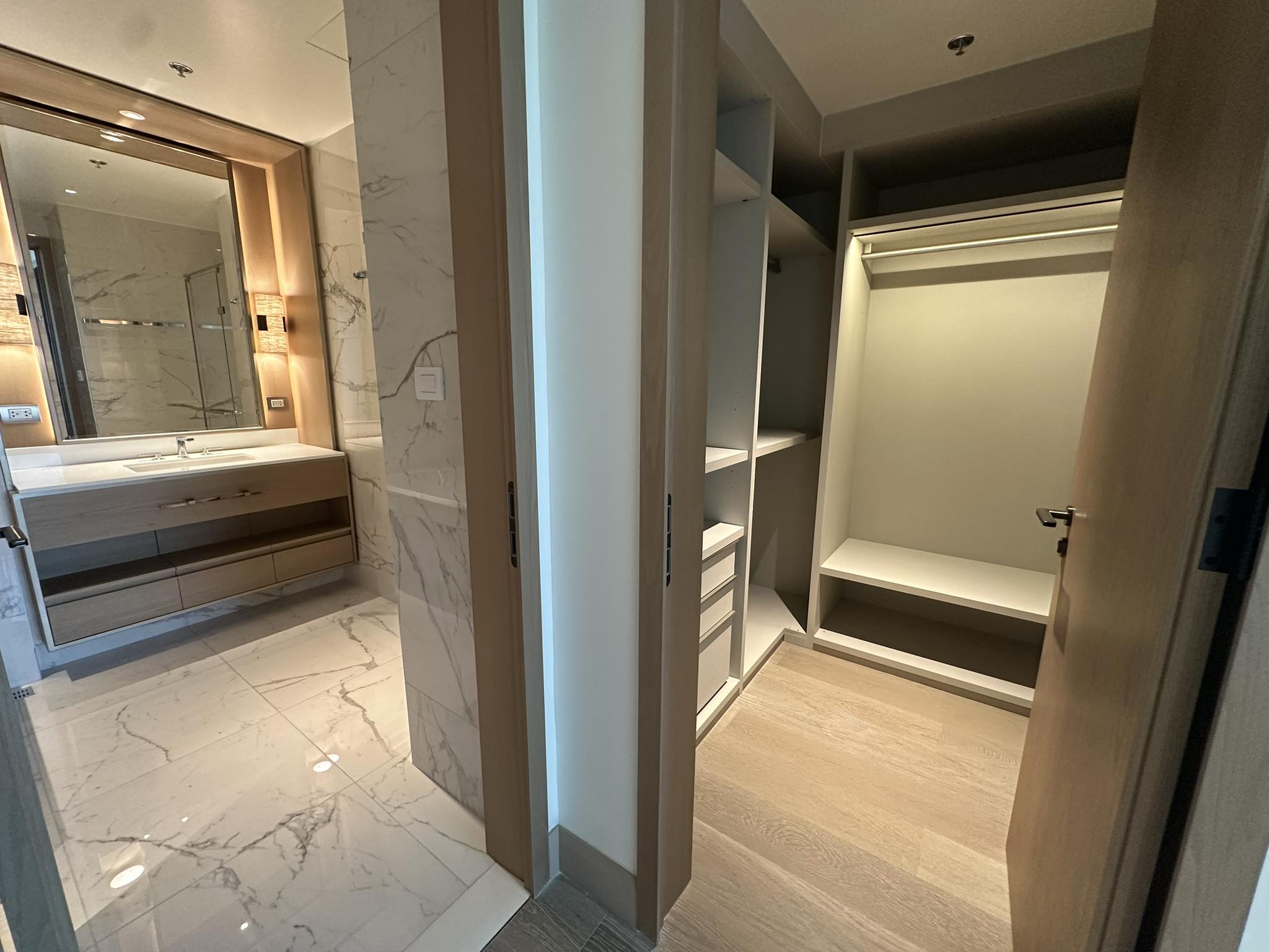 Upscale3-BedroomCondoUnitforSaleinAureliaResidences,BGC,TaguigCity-5.jpg