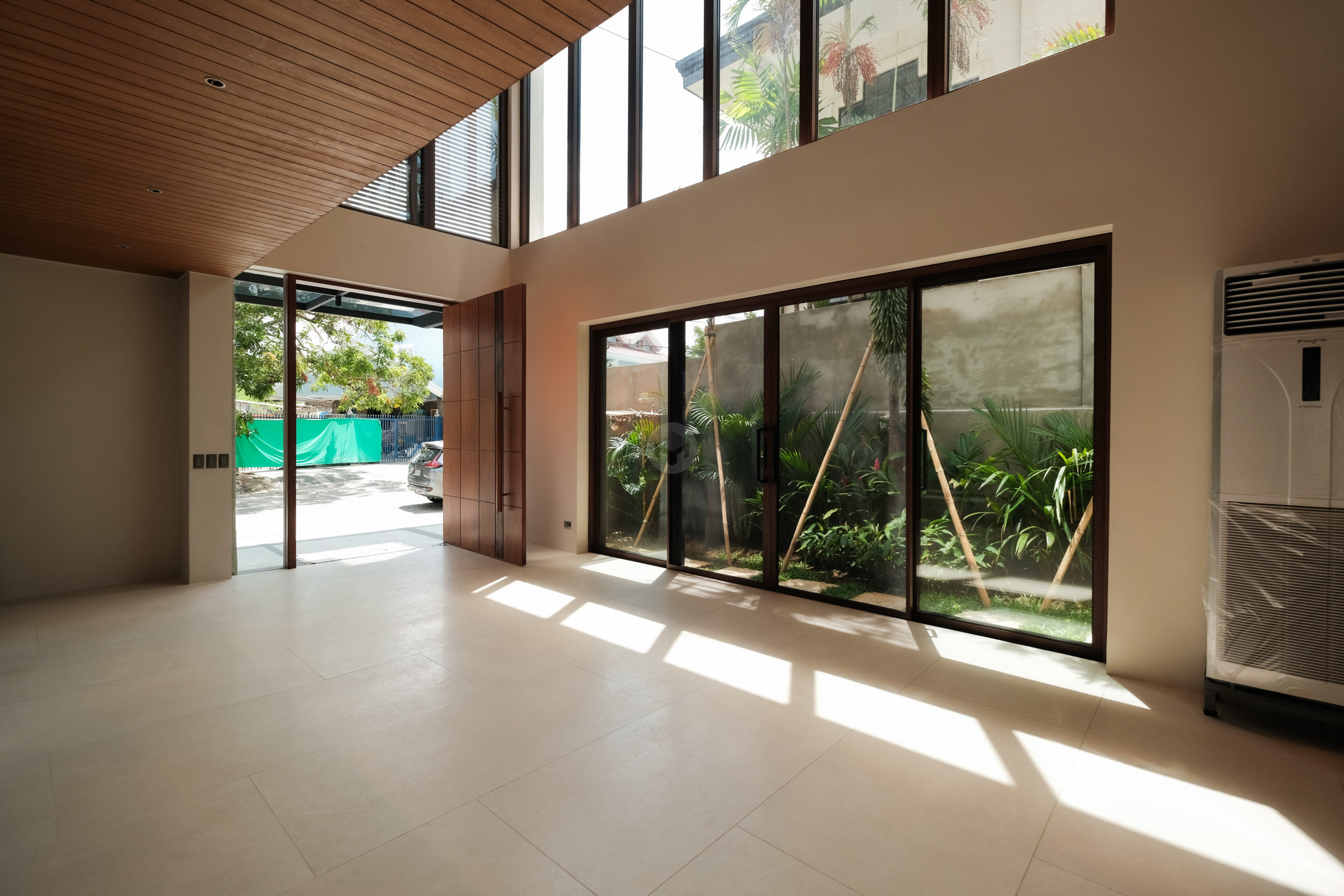 Enchanting5-BedroomHouseandLotforSaleinAyalaAlabangVillage,Muntinlupa-4.jpg