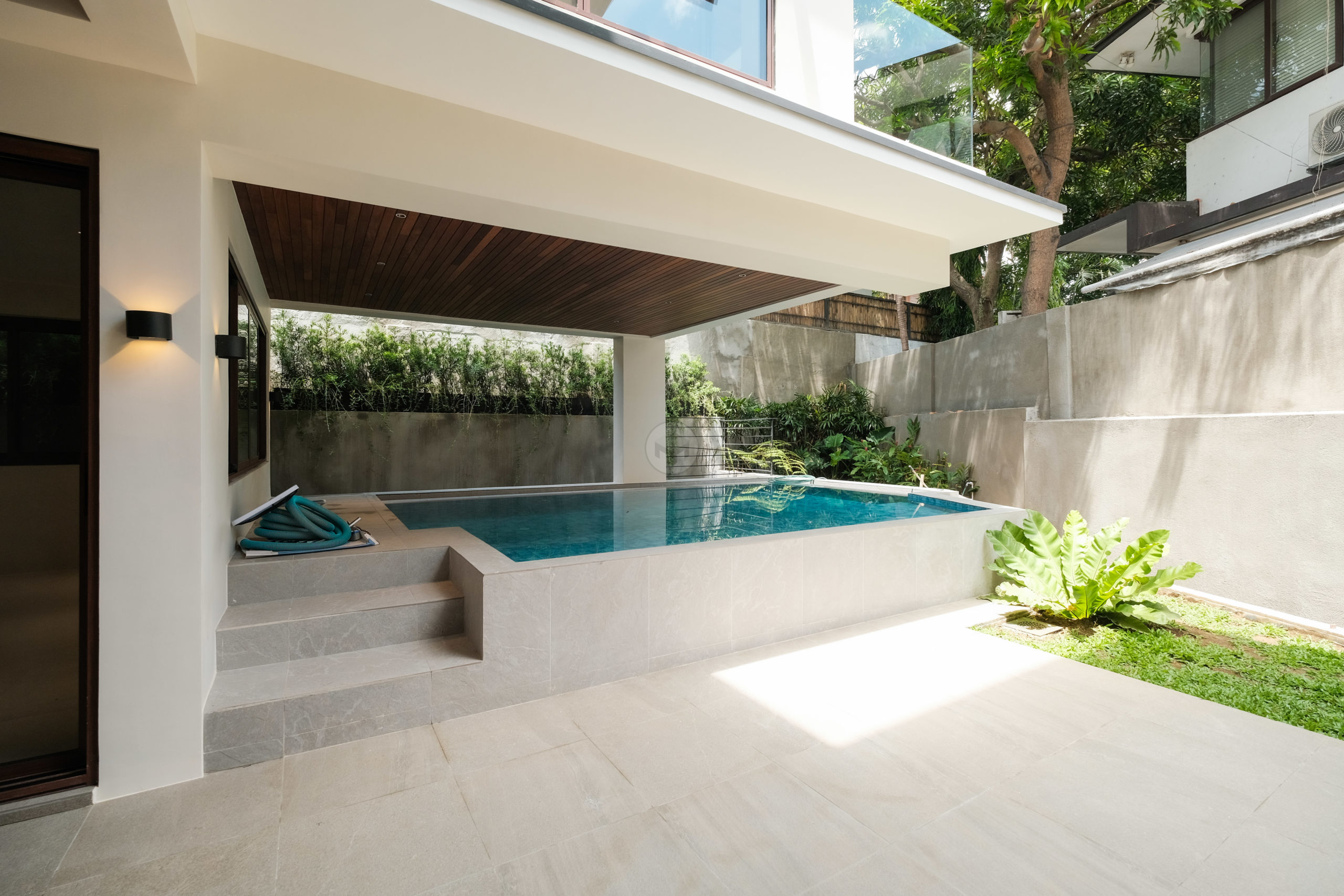 Enchanting5-BedroomHouseandLotforSaleinAyalaAlabangVillage,Muntinlupa-3.jpg