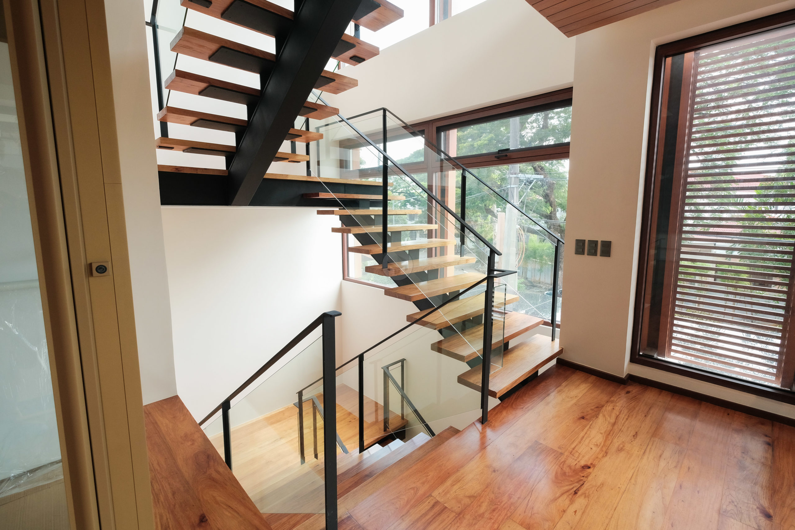 Enchanting5-BedroomHouseandLotforSaleinAyalaAlabangVillage,Muntinlupa-12.jpg