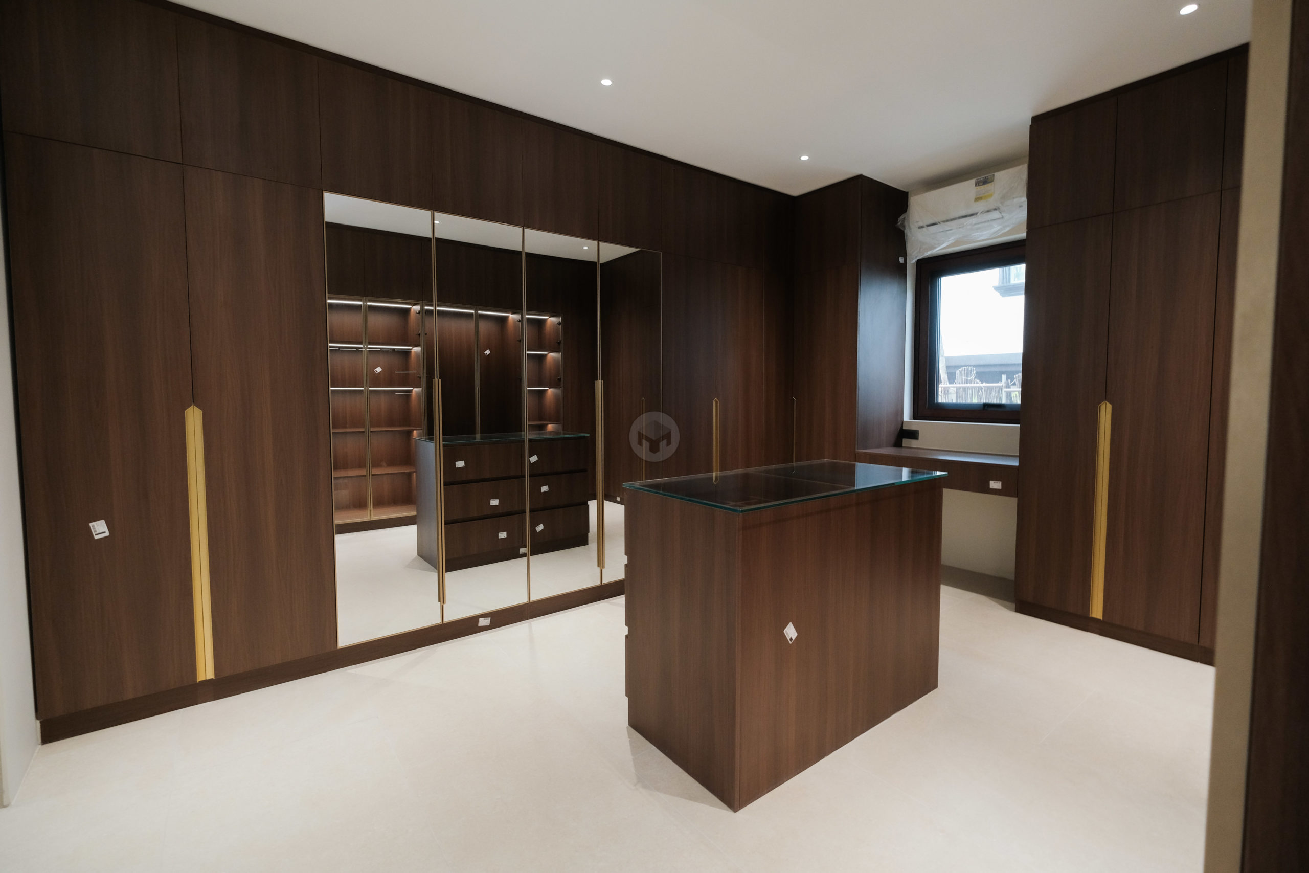 Enchanting5-BedroomHouseandLotforSaleinAyalaAlabangVillage,Muntinlupa-14.jpg