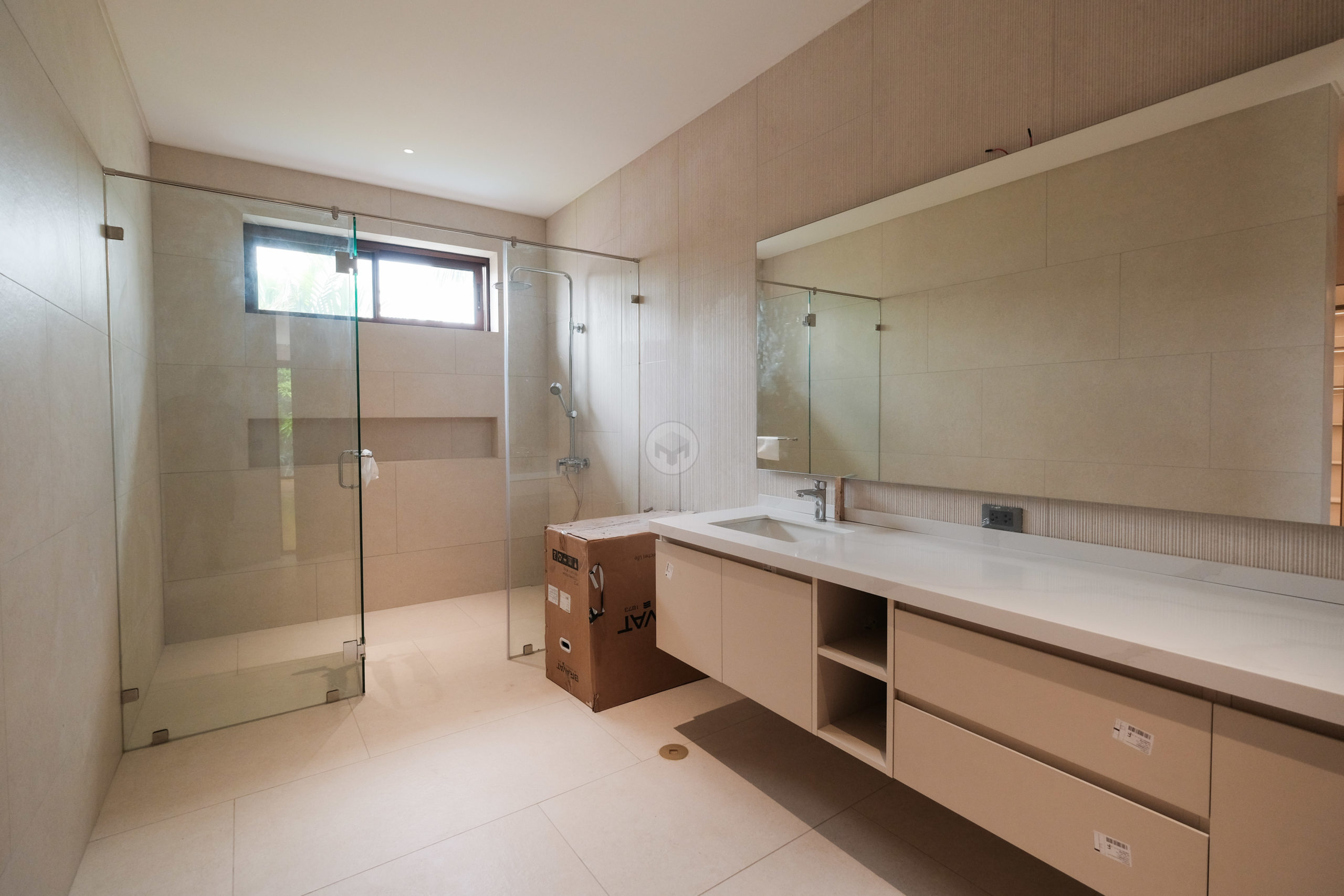 Enchanting5-BedroomHouseandLotforSaleinAyalaAlabangVillage,Muntinlupa-16.jpg