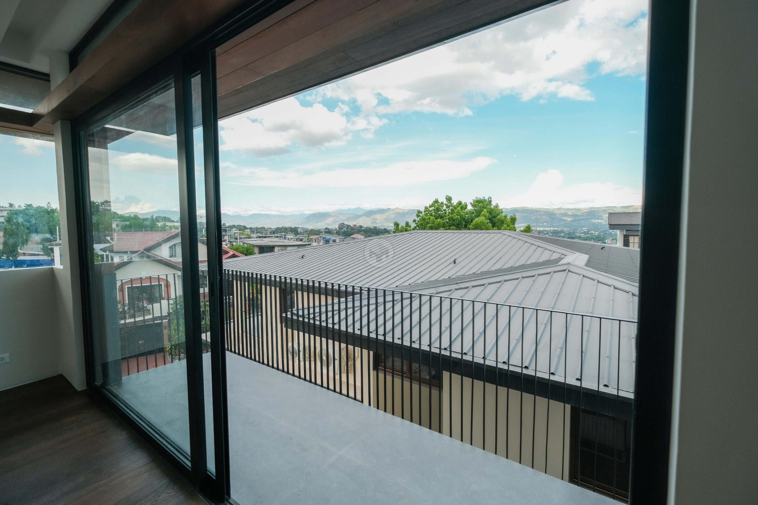 Dazzling5-BedroomHouseandLotforSaleinTivoliRoyale,QuezonCity-14.jpg